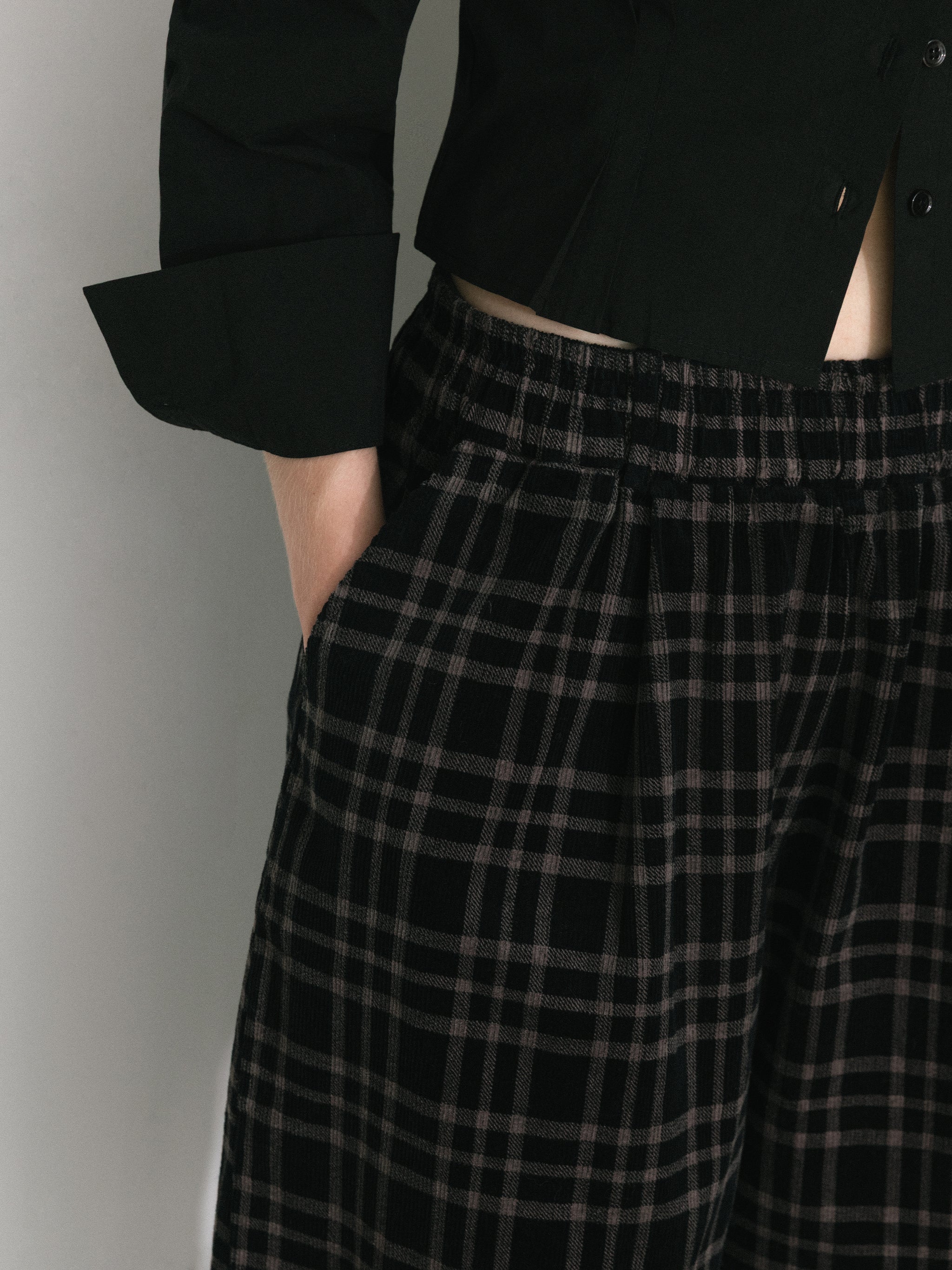 Vintage Plaid Curved Cropped Trousers-10