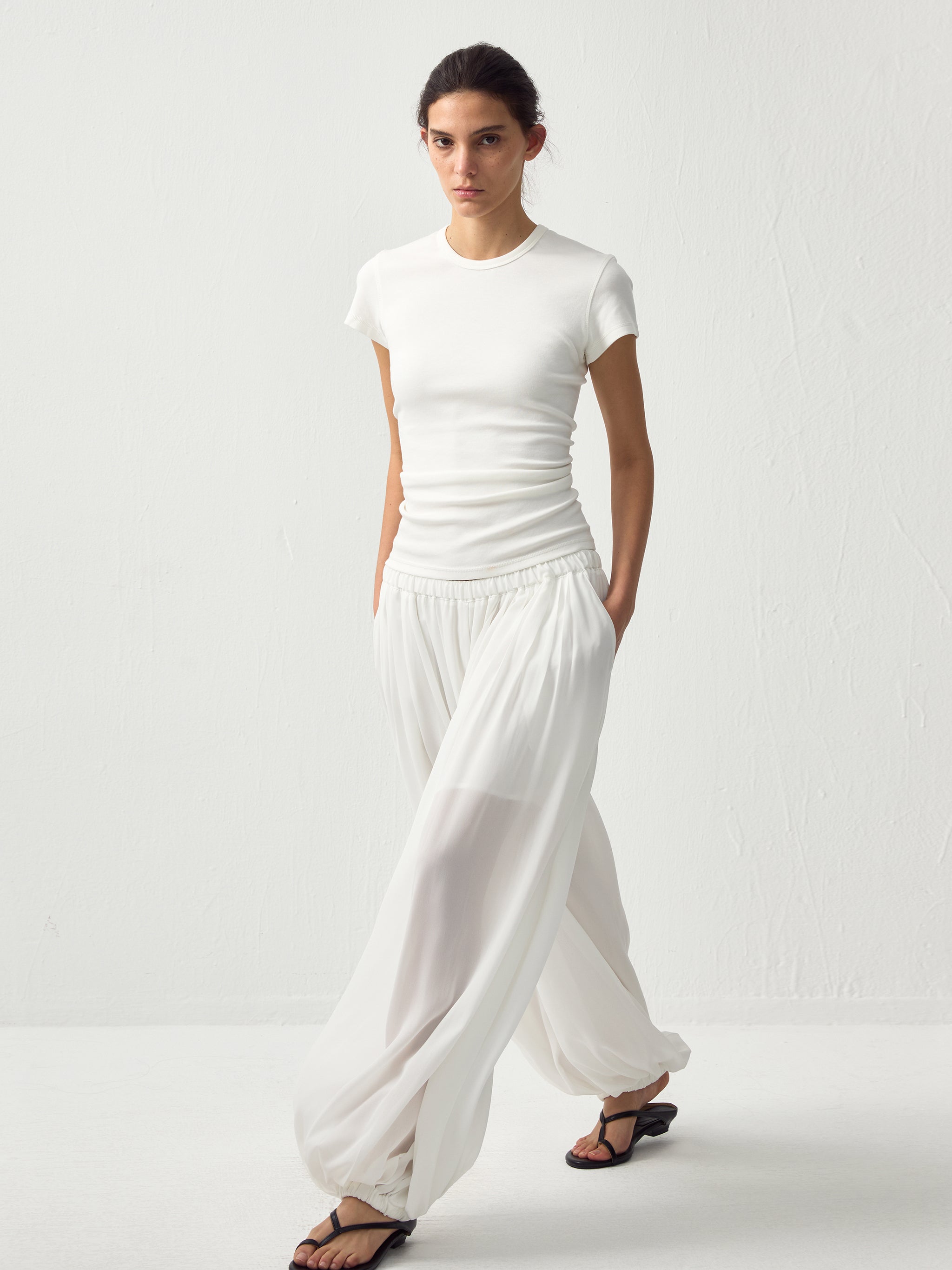 Pleated Balloon-Leg Elastic-Waist Trousers-10
