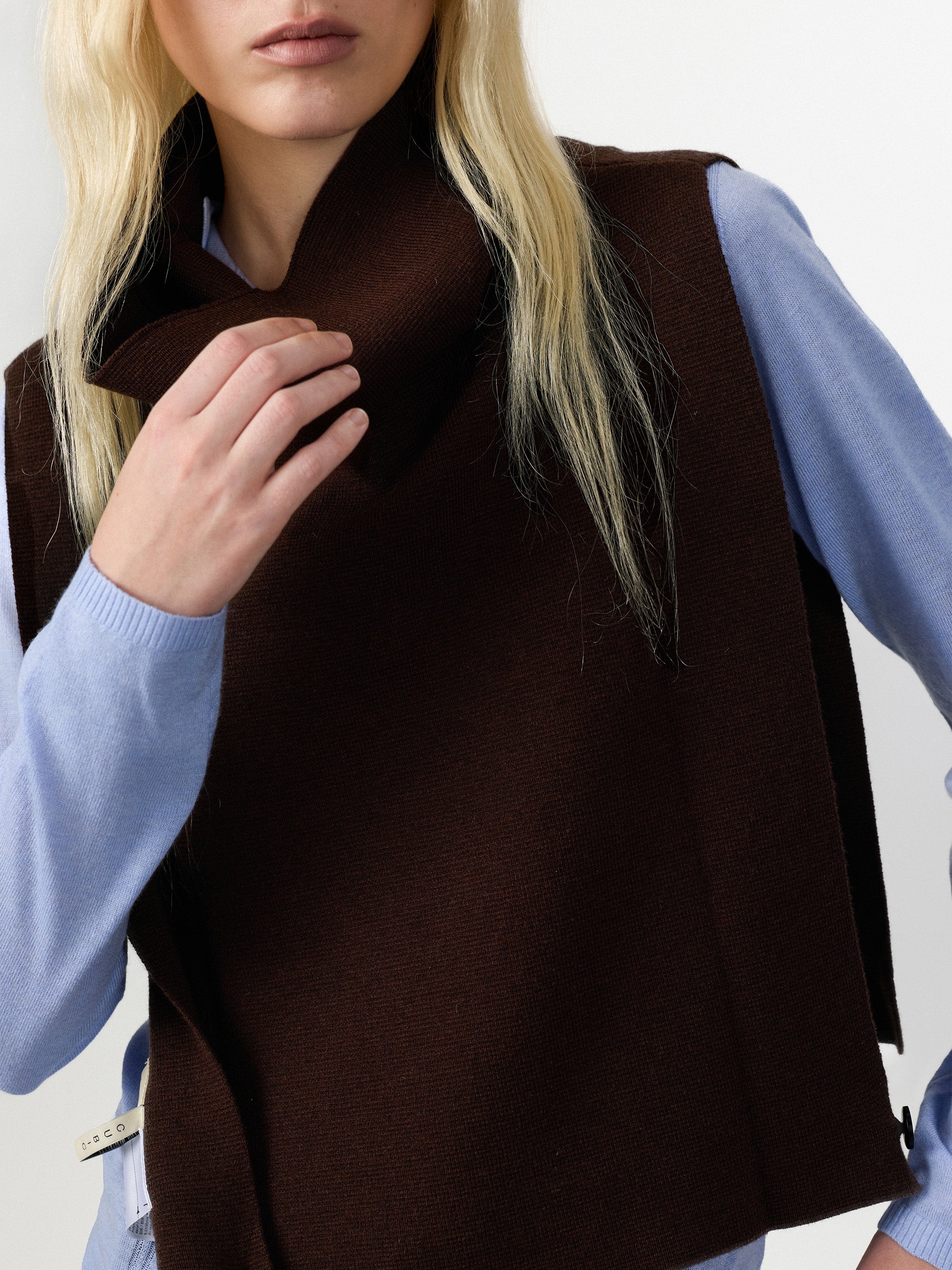 CUBIC Relaxed Sleeveless Knit Vest-10