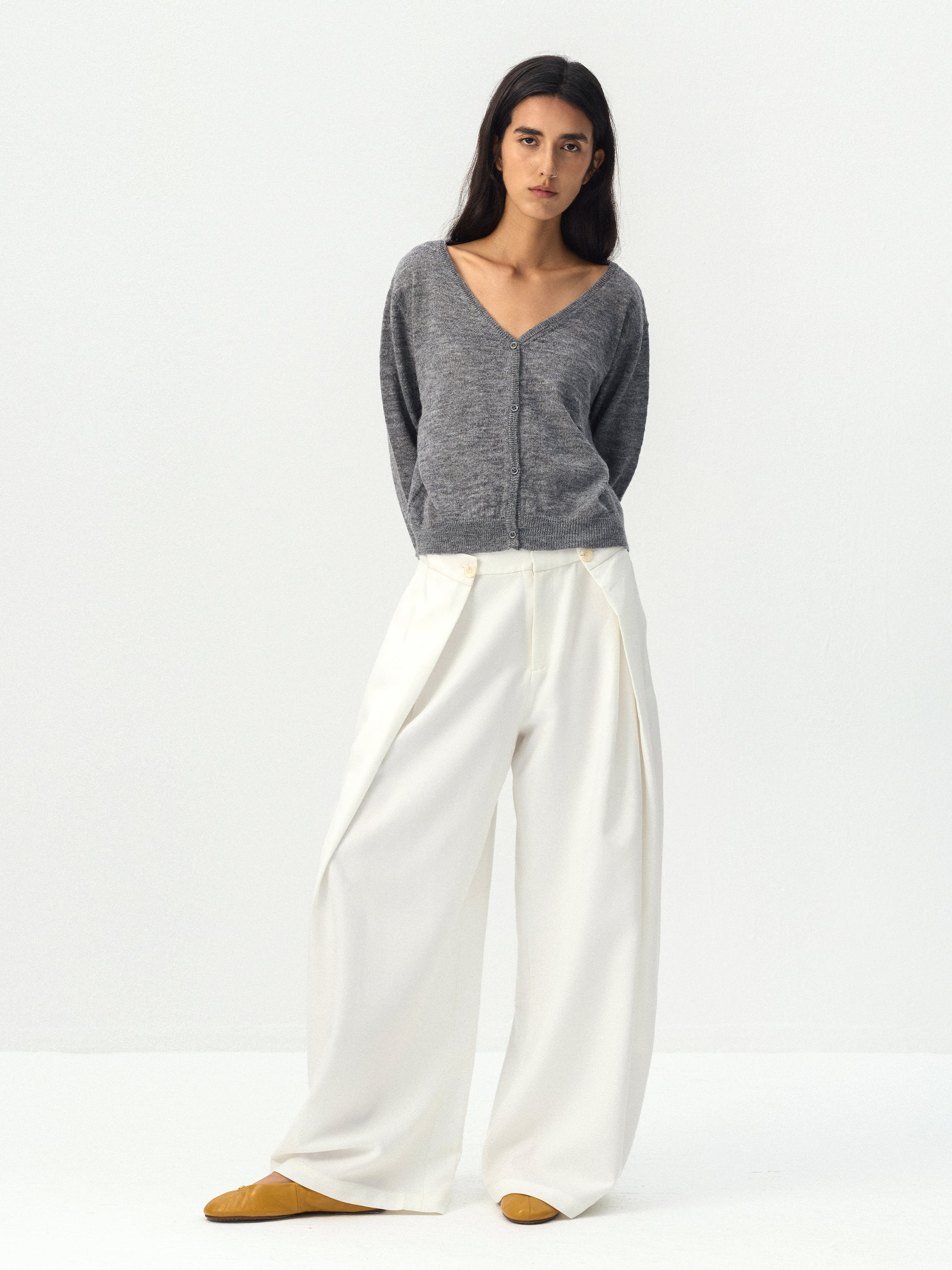 CUBIC Relaxed V-Neck Knit Cardigan-10