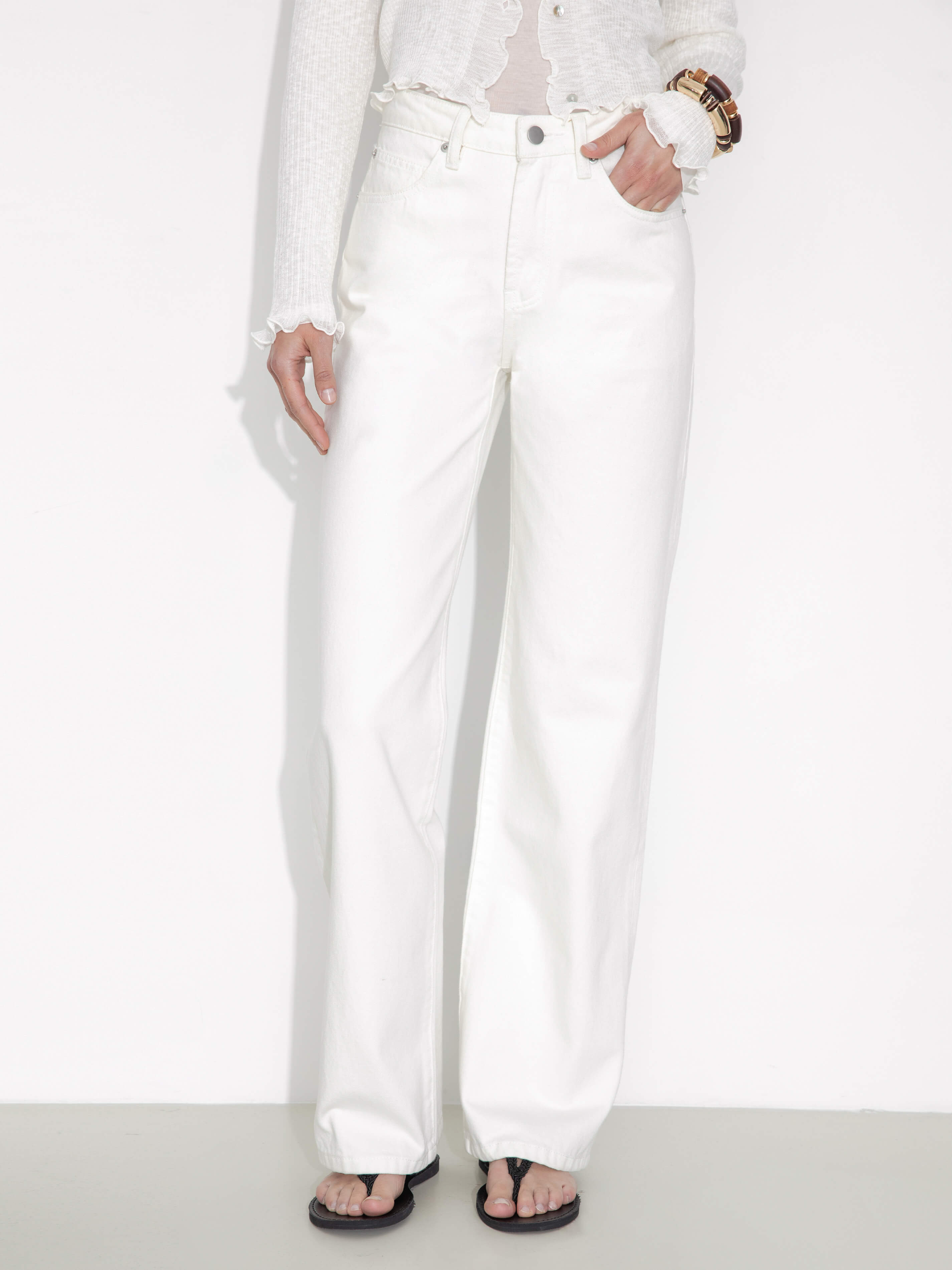 Straight-Leg Vintage Jeans-10