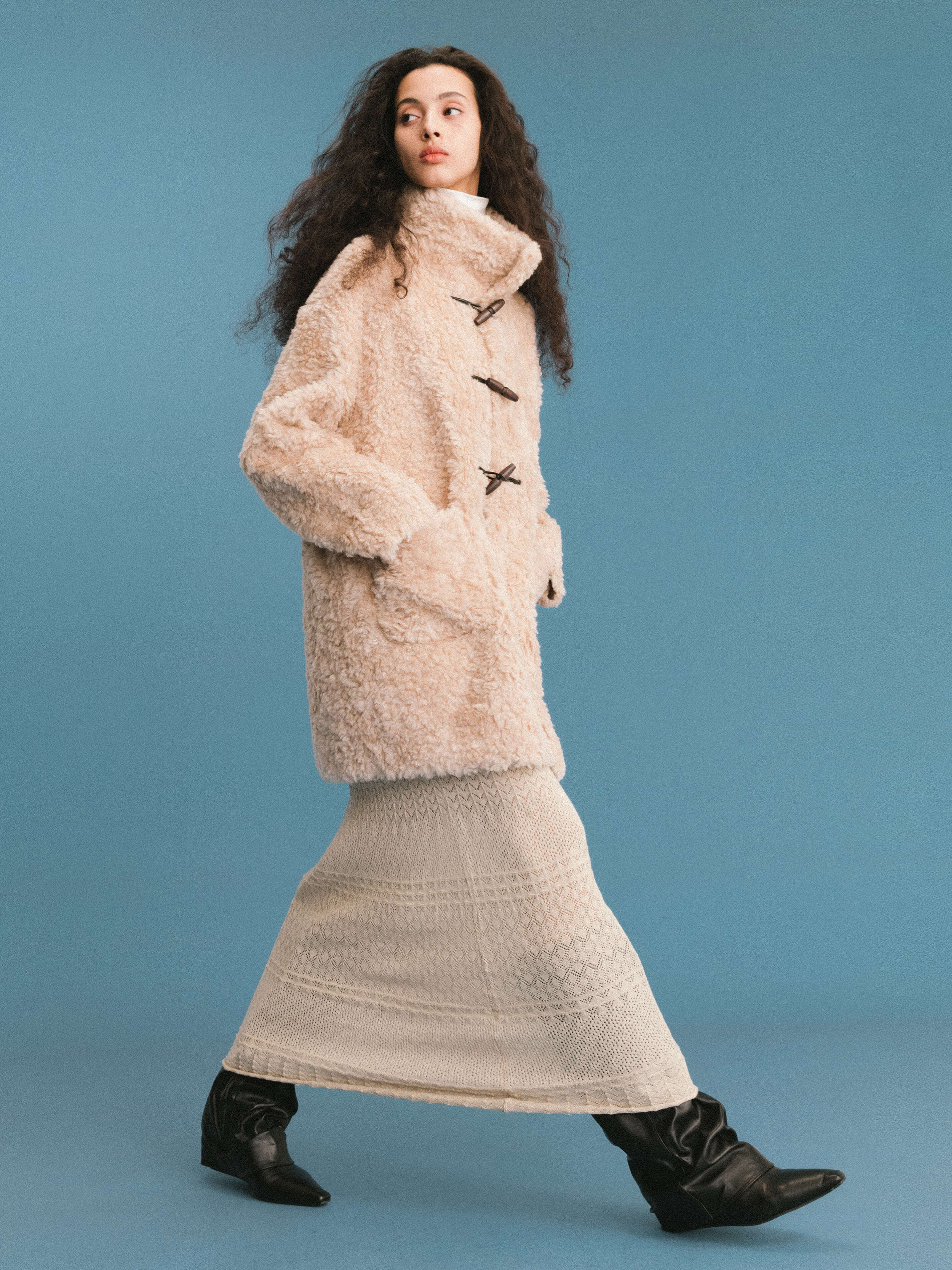ONE BY CUBIC Hign Collar Furry 100% Wool Coat-11