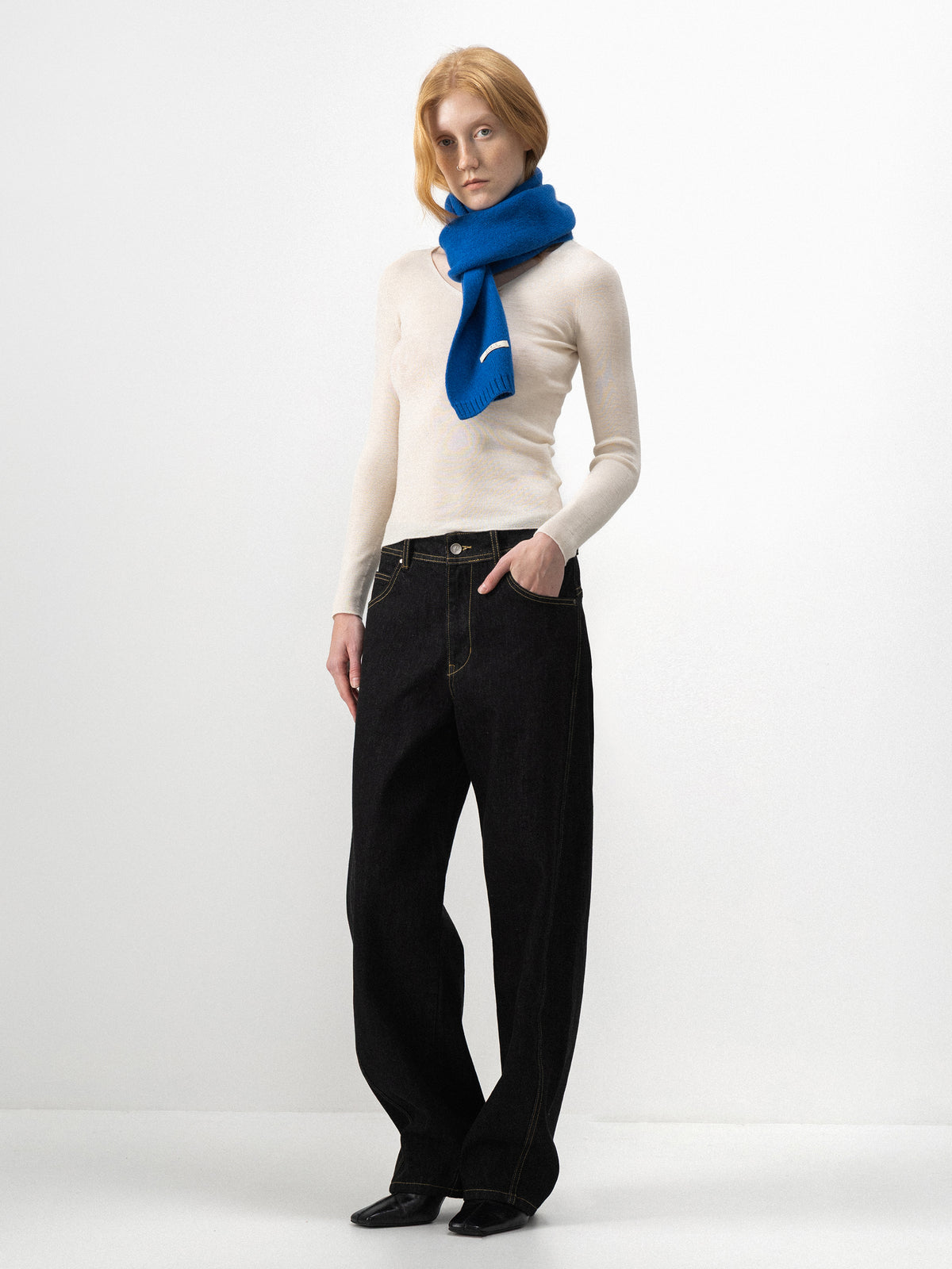 CUBIC Seamless Wool V-Neck Knit Top-11