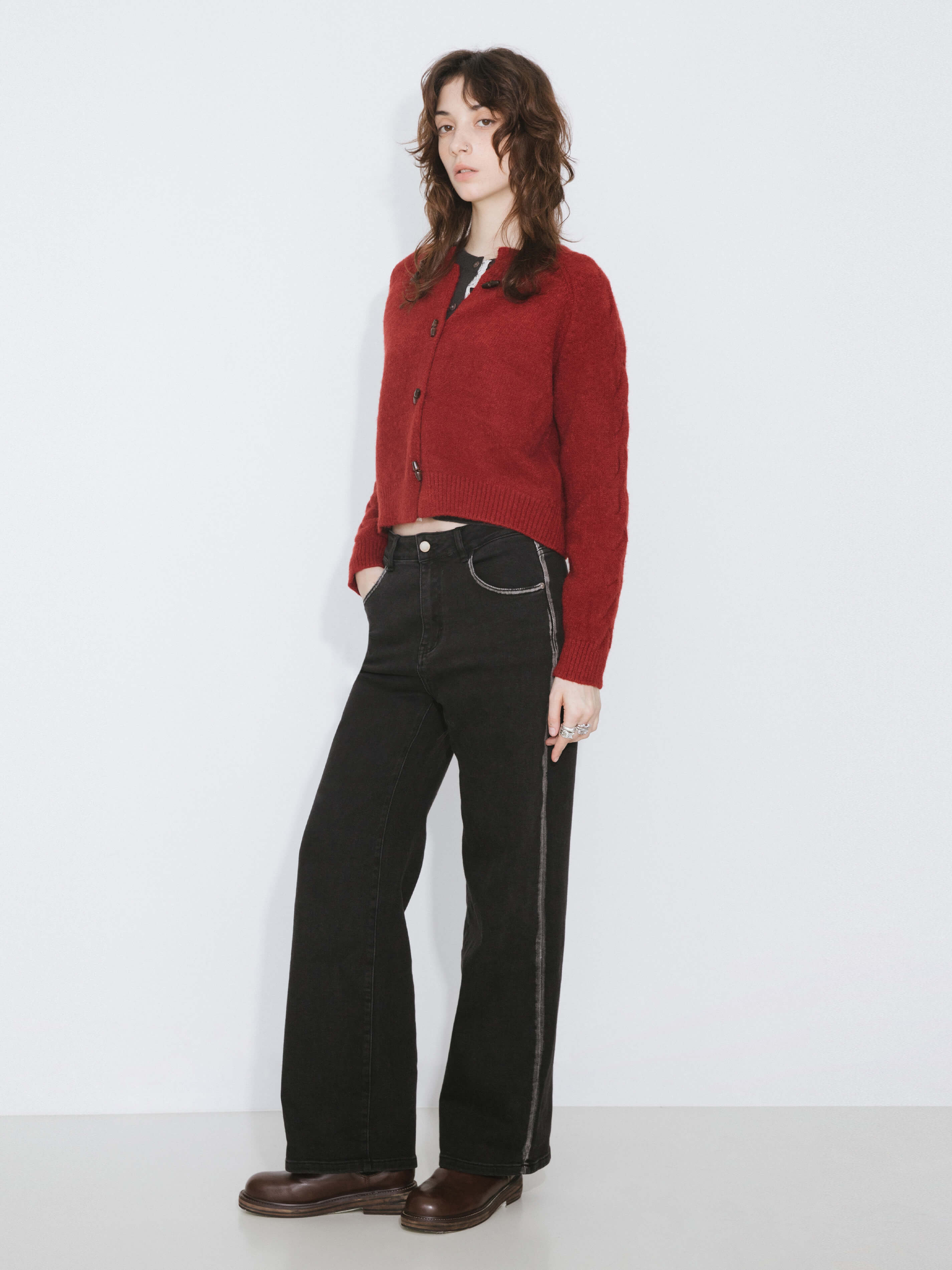 Crew Neck Short Knit Cardigan-13