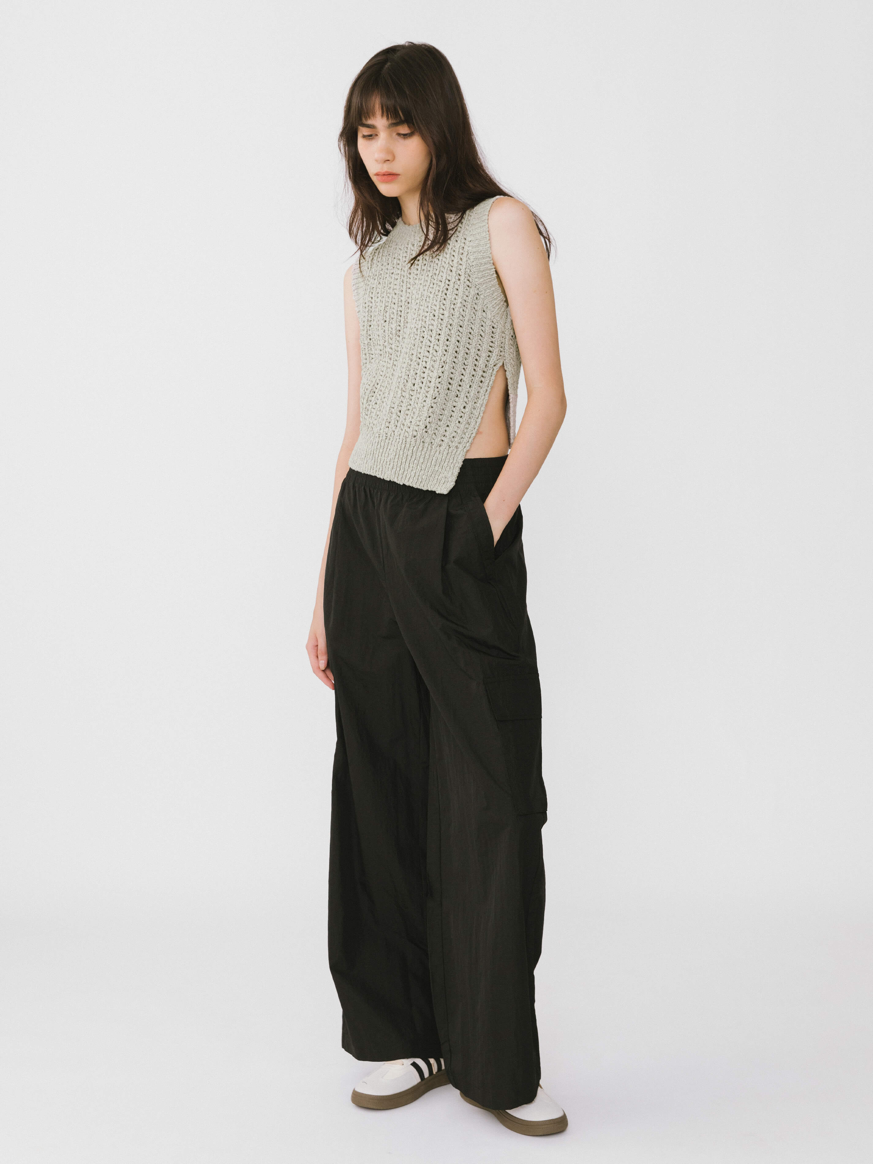 Cropped Asymmetric Knit Vest-11