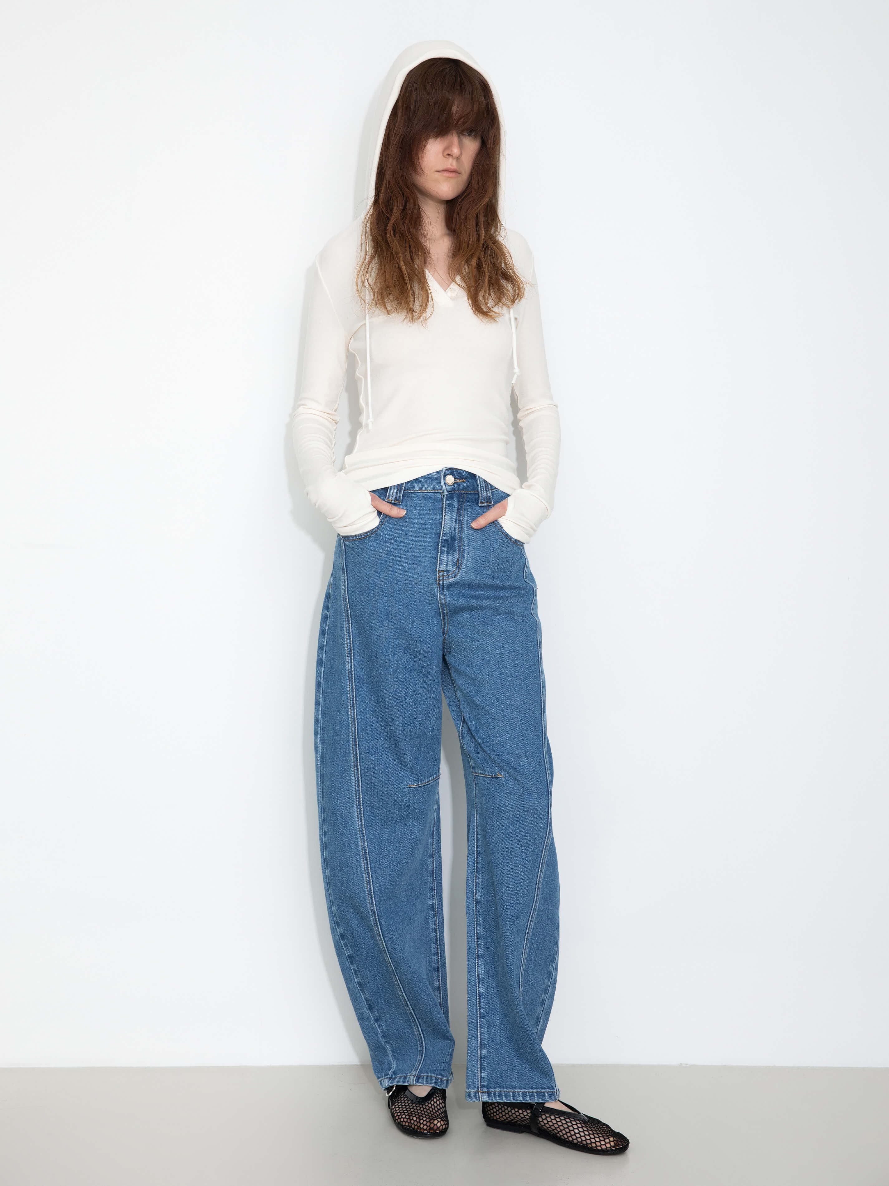 Panelled Loose-Fit Wide-Leg Tapered Jeans-12