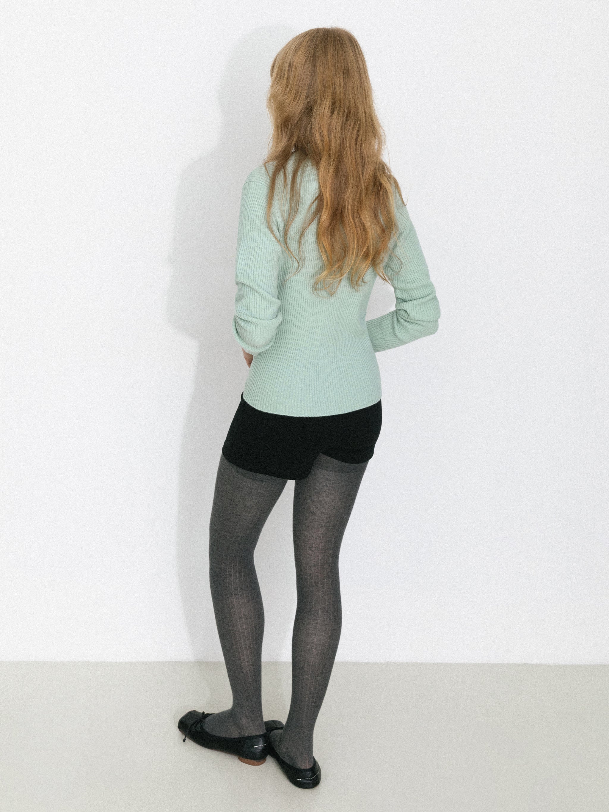 100% Wool Contrast V-Neck Wool Knit Top-12