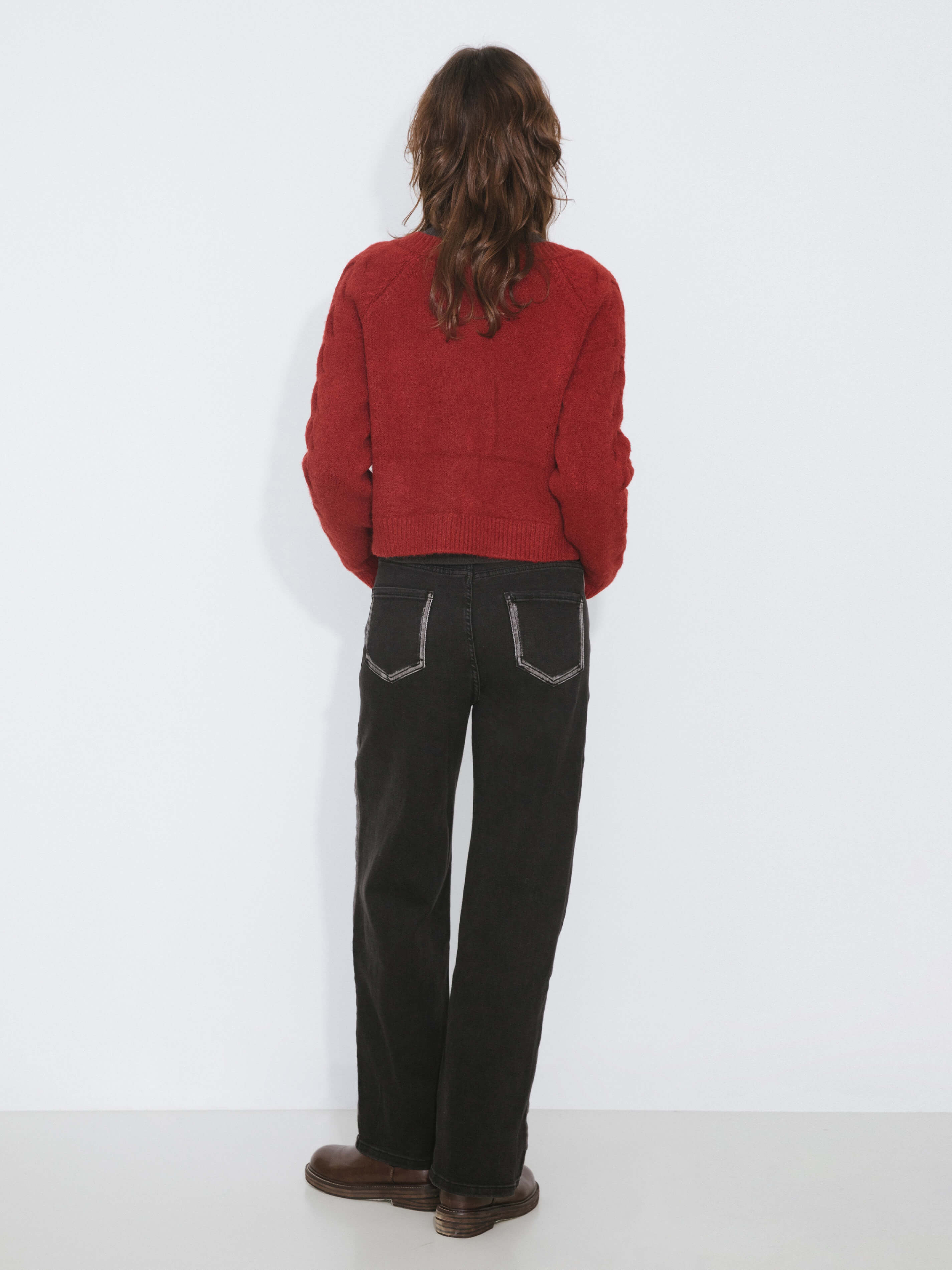 Crew Neck Short Knit Cardigan-14