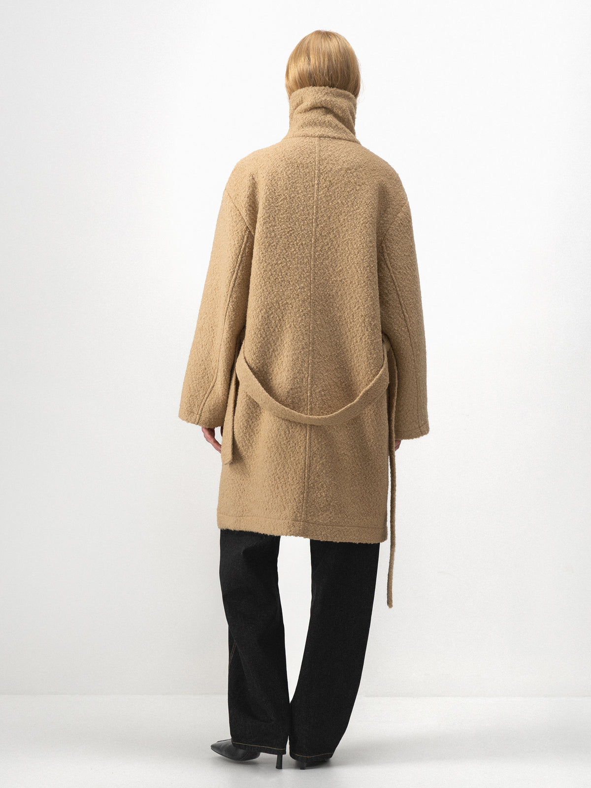 CUBIC Stand-Collar Cape-Style Wool Coat-12