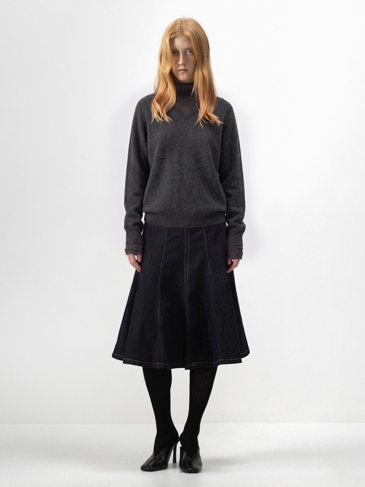 CUBIC Relaxed V-Neck Knit Sweater-13