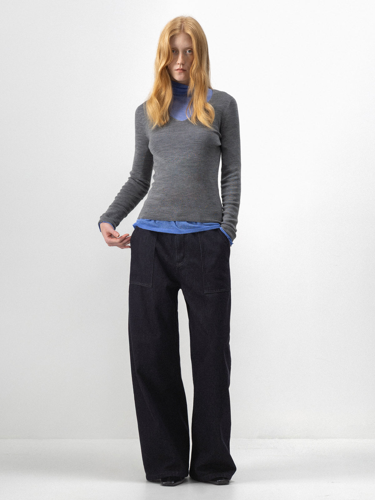 CUBIC Seamless Wool V-Neck Knit Top-13