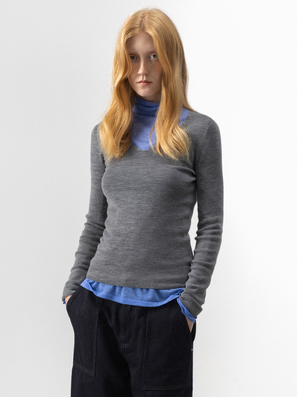 CUBIC Seamless Wool V-Neck Knit Top-14