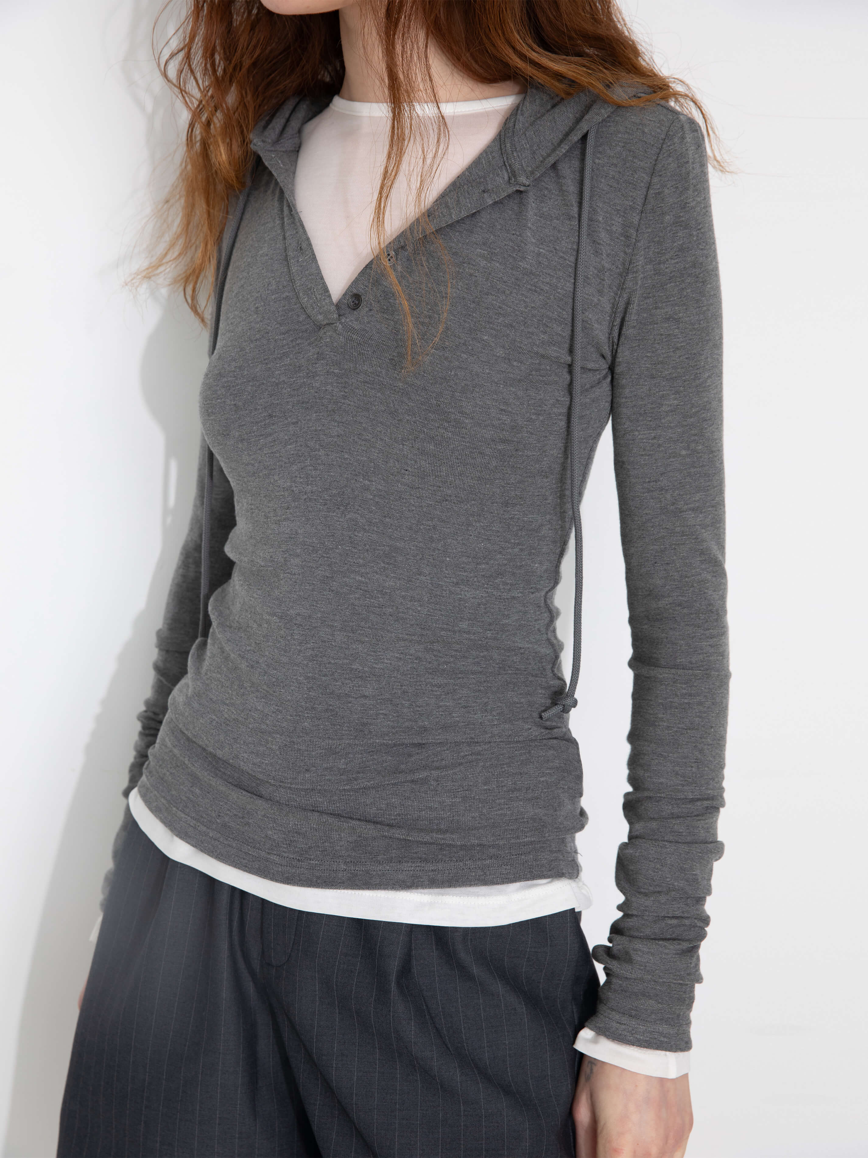 Slim-Fit Hooded V-Neck Long Sleeve Top-16