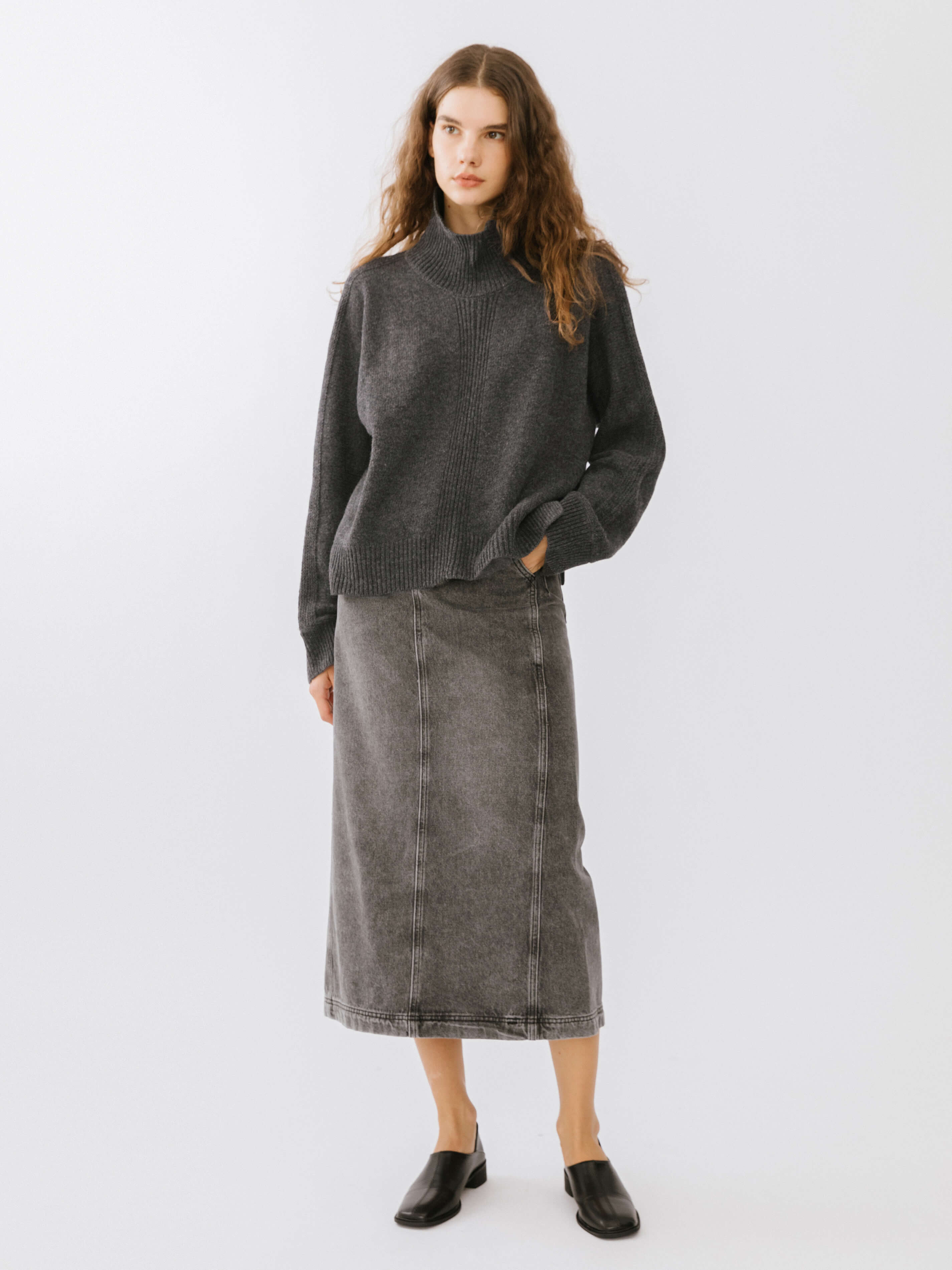 High Neck Sheep Wool Sweater-14