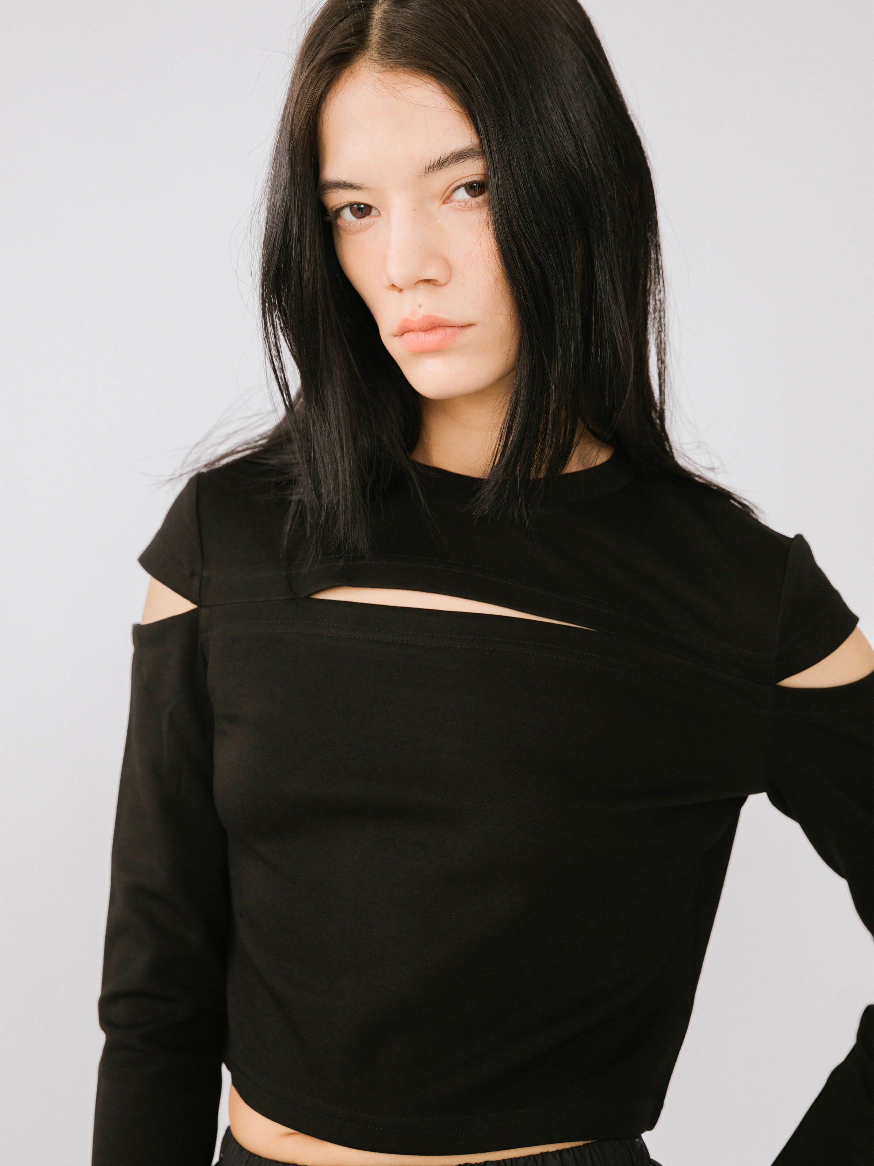 Cut Out Long Sleeve Crop Top-15