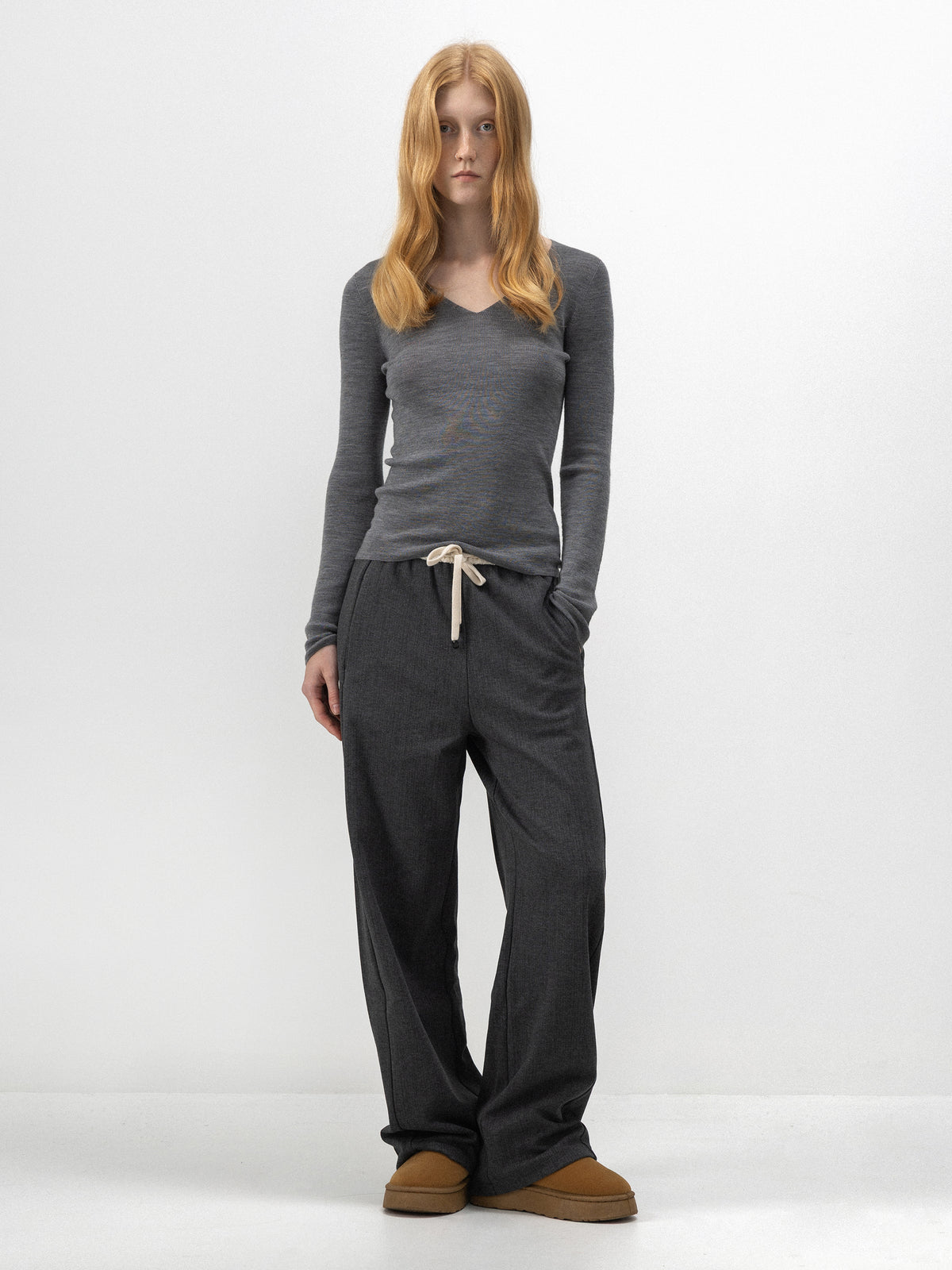 CUBIC Seamless Wool V-Neck Knit Top-17