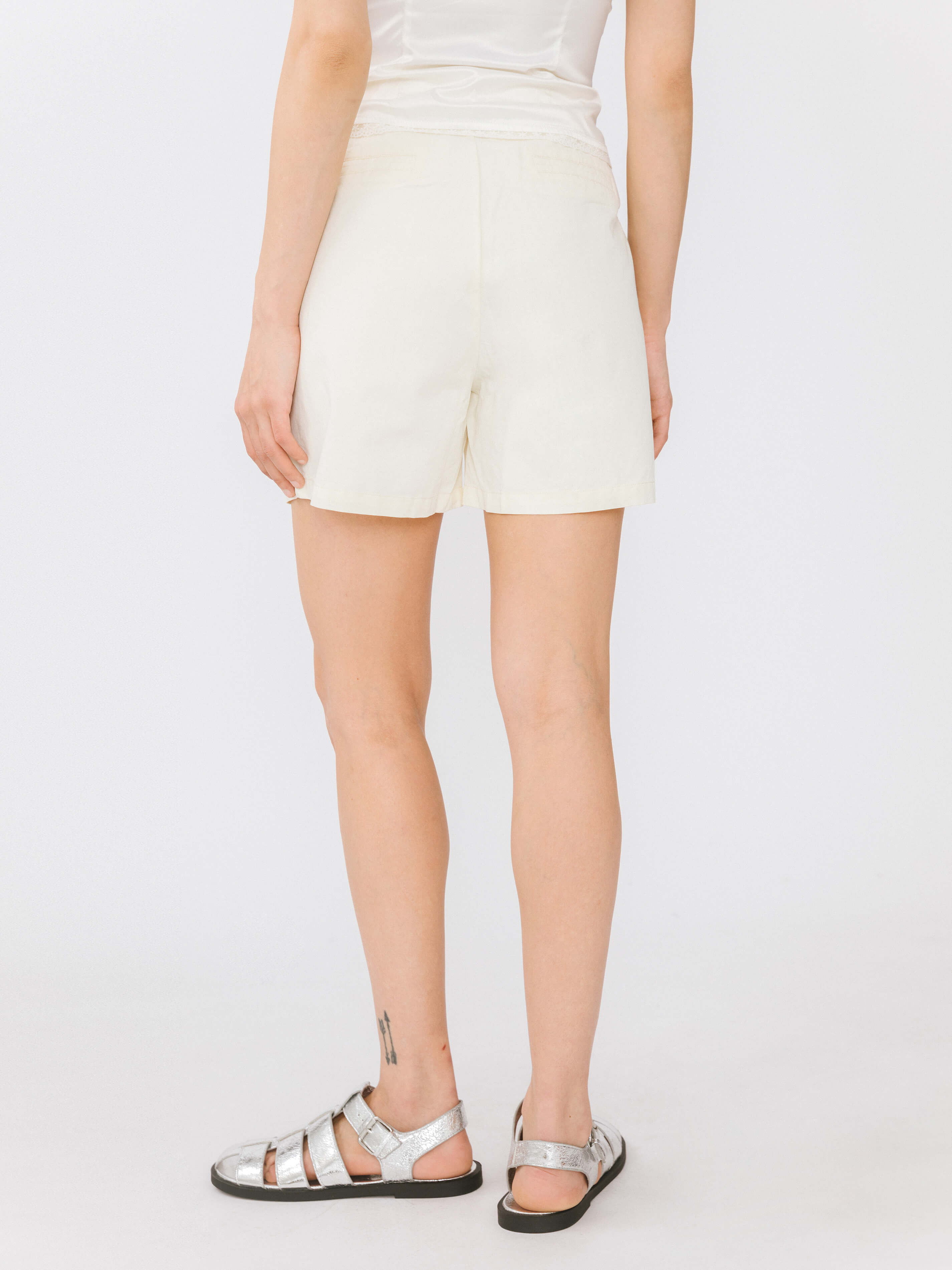A-line Pleated Tailored Shorts-20