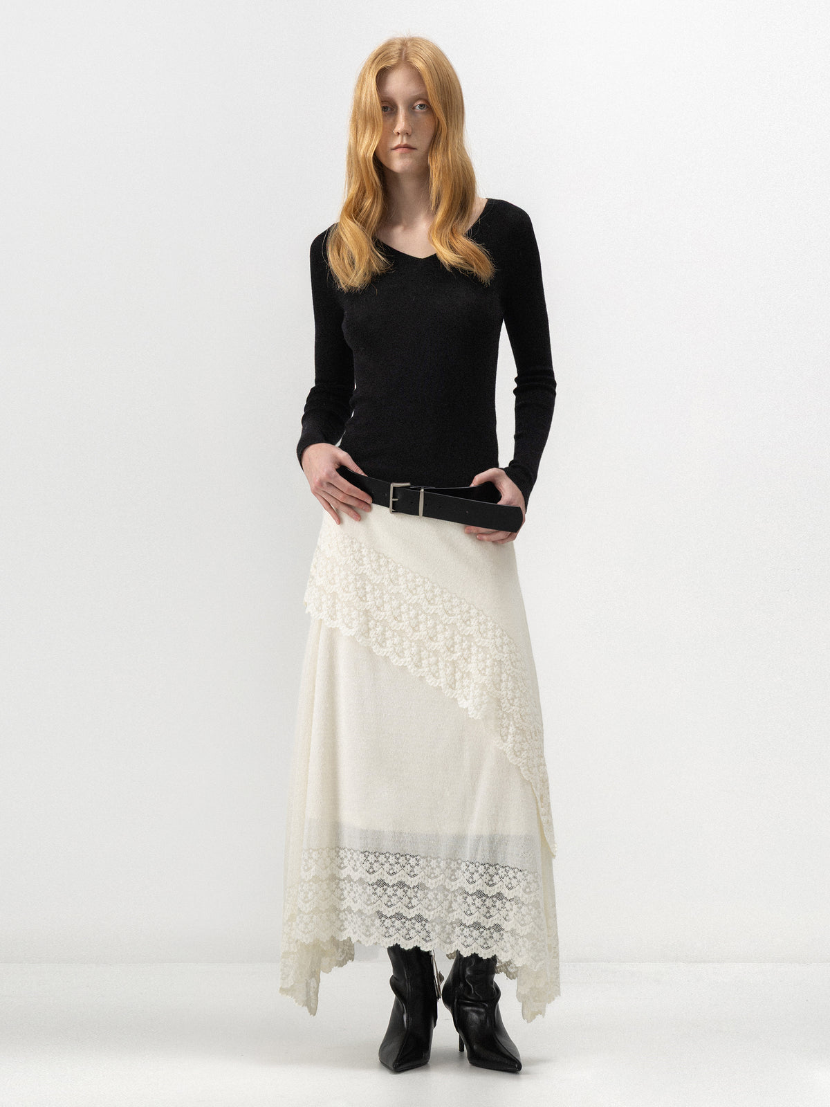 CUBIC Seamless Wool V-Neck Knit Top-1