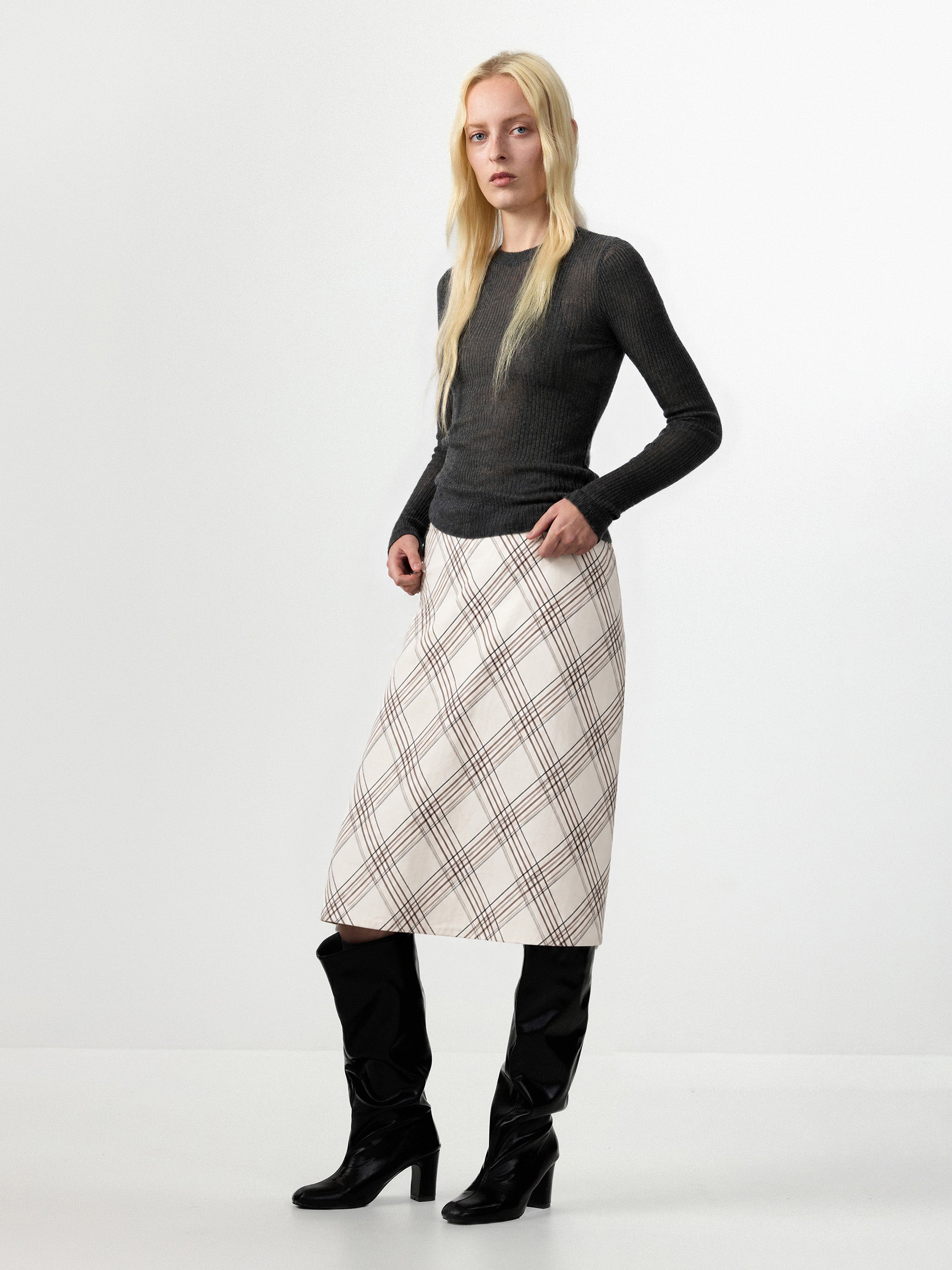CUBIC Diagonal Check Mid-Rise Skirt