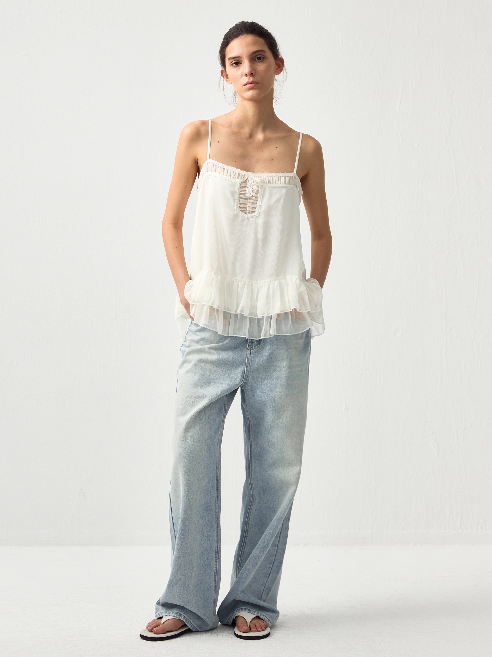 CUBIC Relaxed Low-Rise Straight Jeans