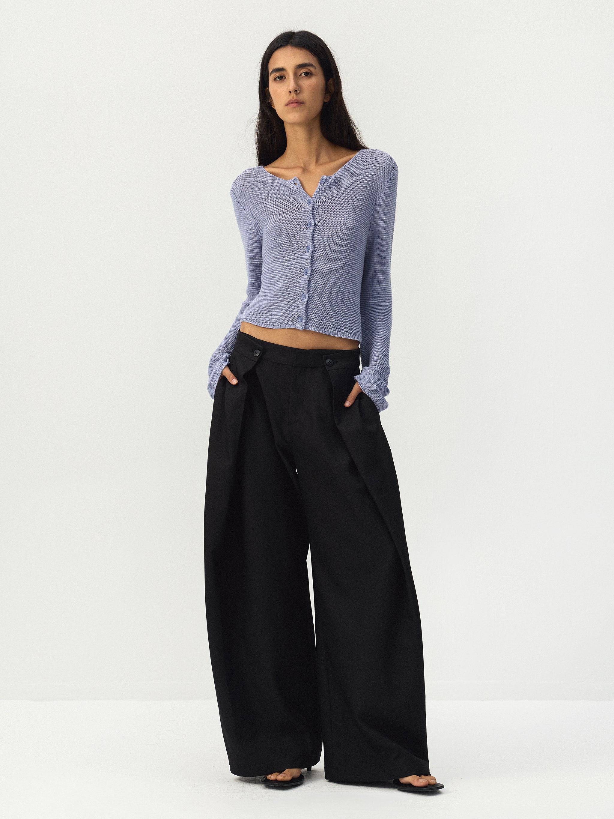 CUBIC Scoop Neck Button Knit Cardigan