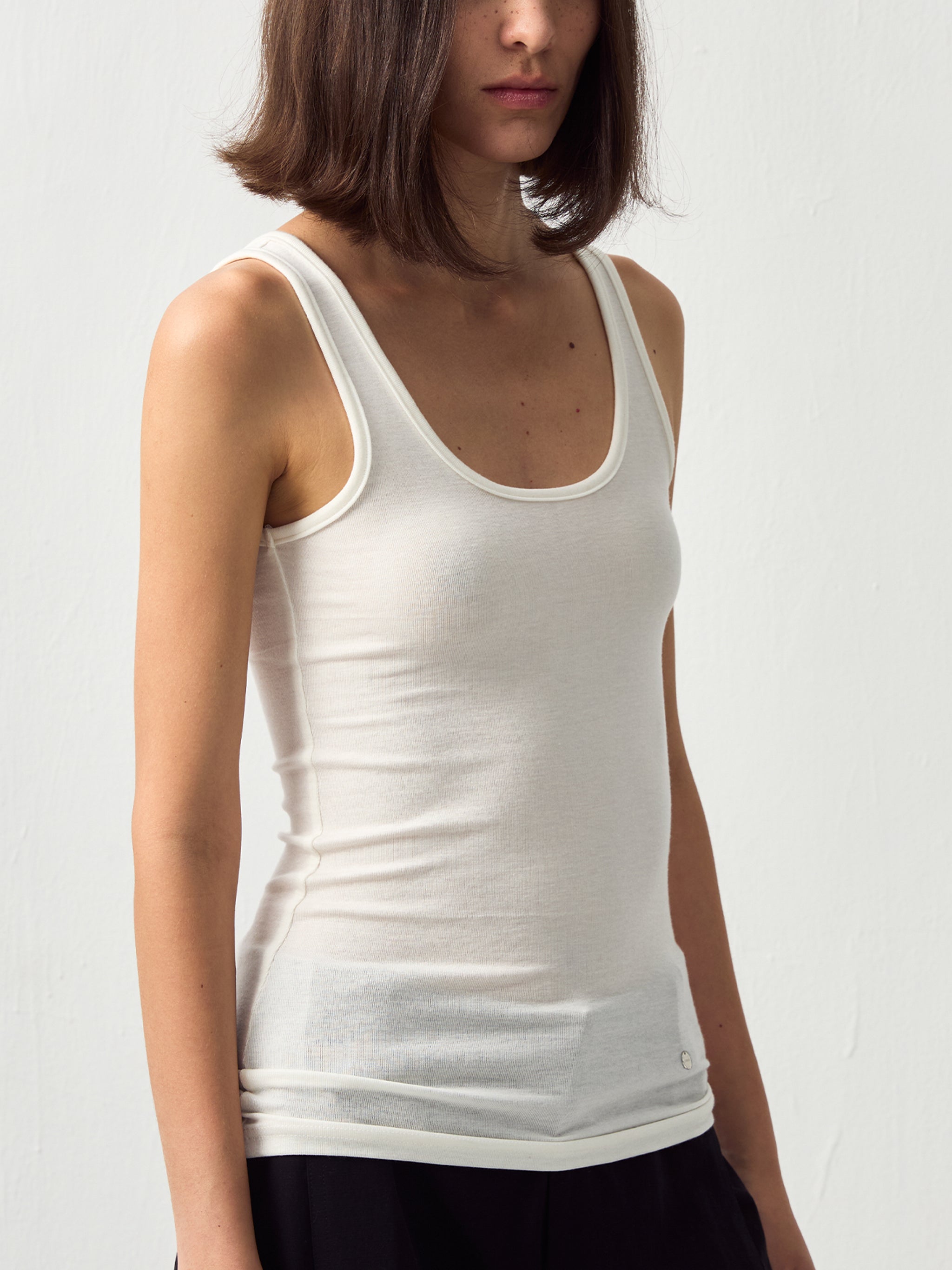 CUBIC Lyocell Wool Blend U-Neck Fitted Tank