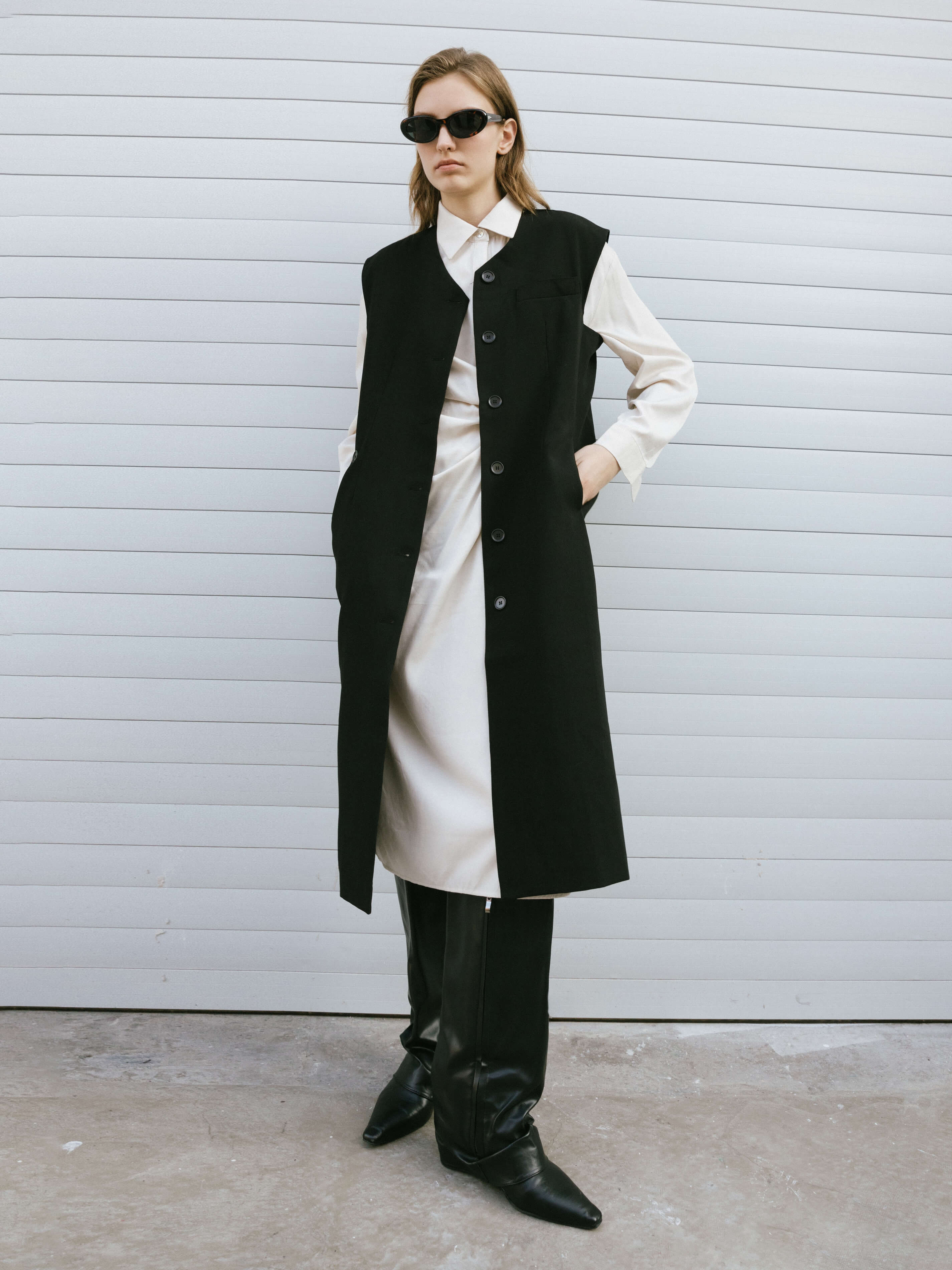 V-neck Long Tailored Vest-3