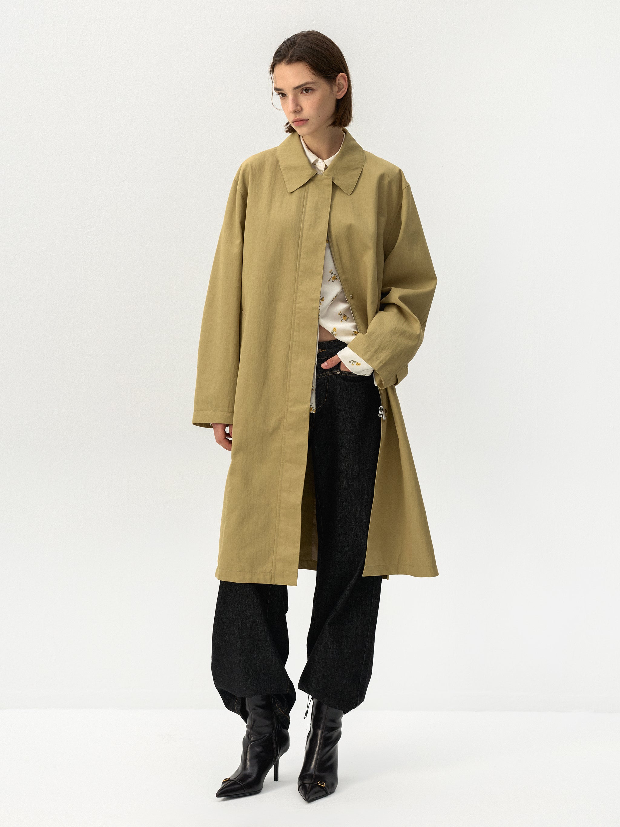 CUBIC Relaxed Point Collar Trench Coat