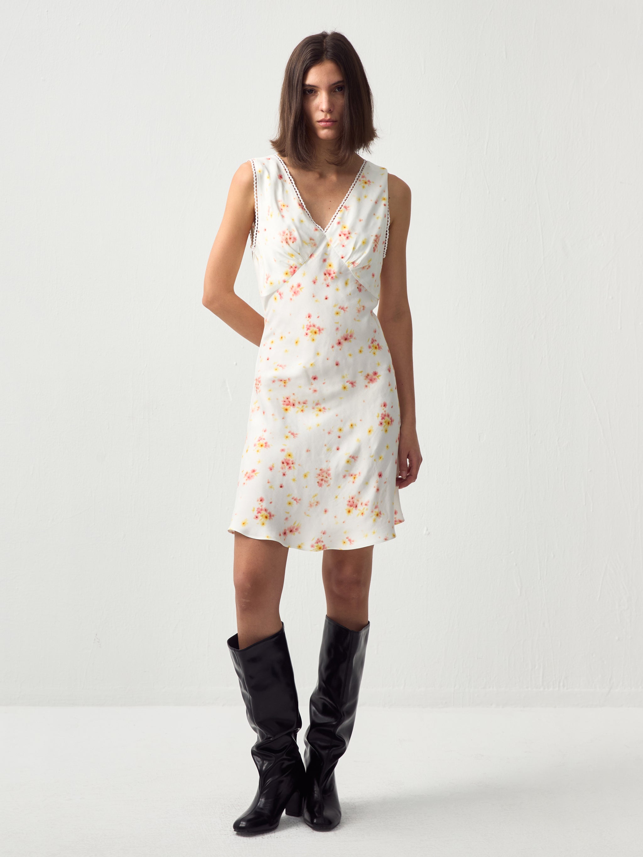 CUBIC Floral Lace Trim V-Neck Mini Dress