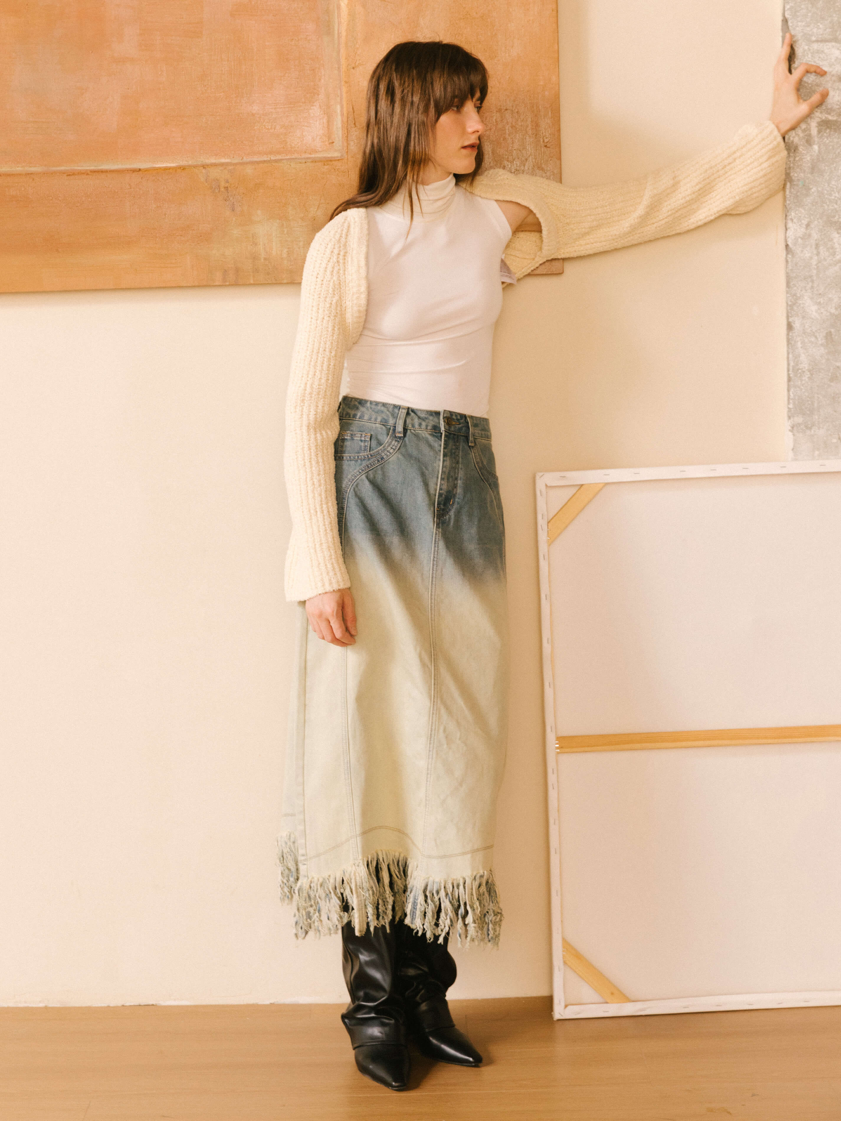 Stone Washed Demin Skirt with Frayed Hem-2