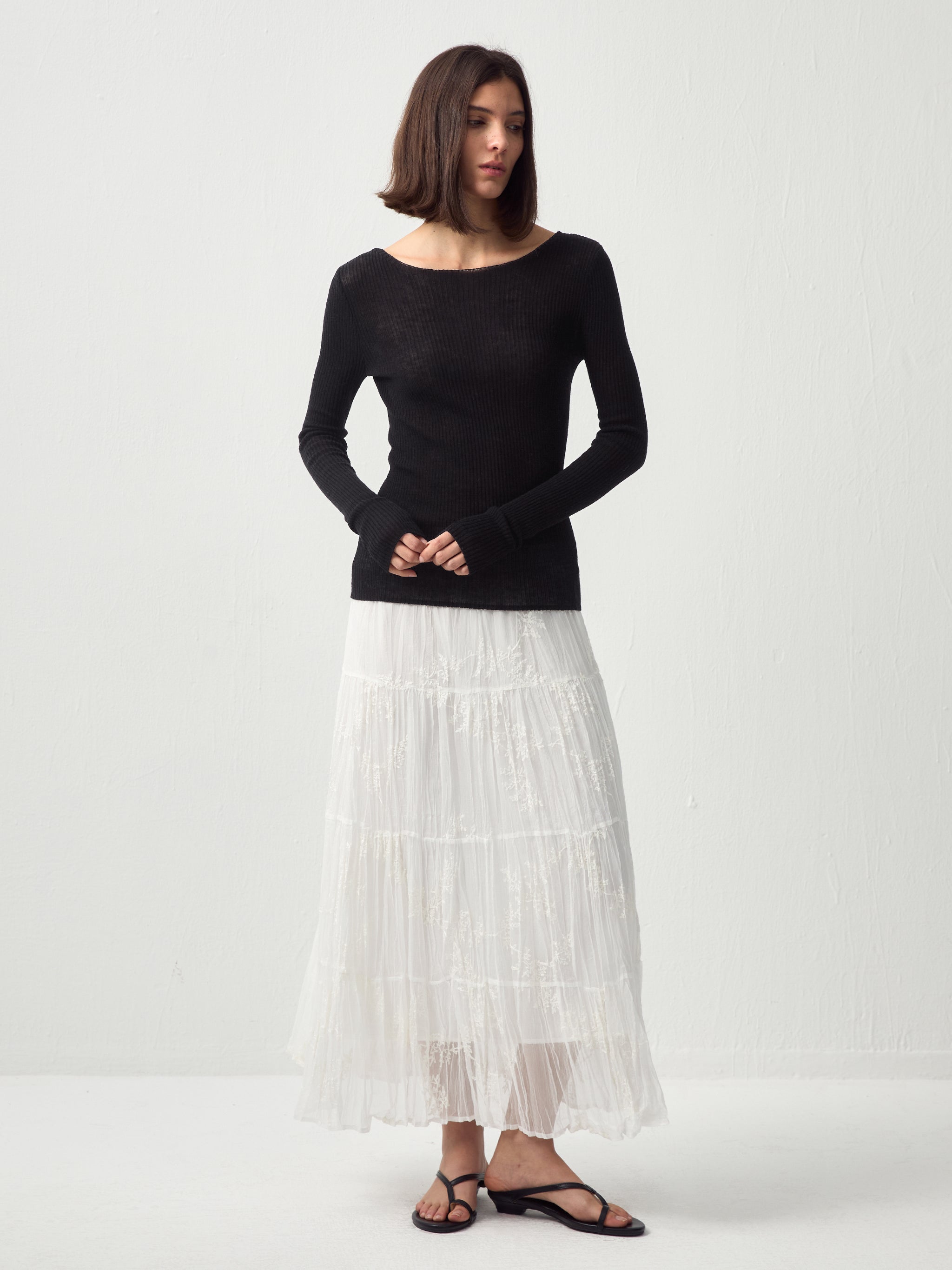 CUBIC Textured A-Line Embroidered Skirt(Pre order: 7 days)-2