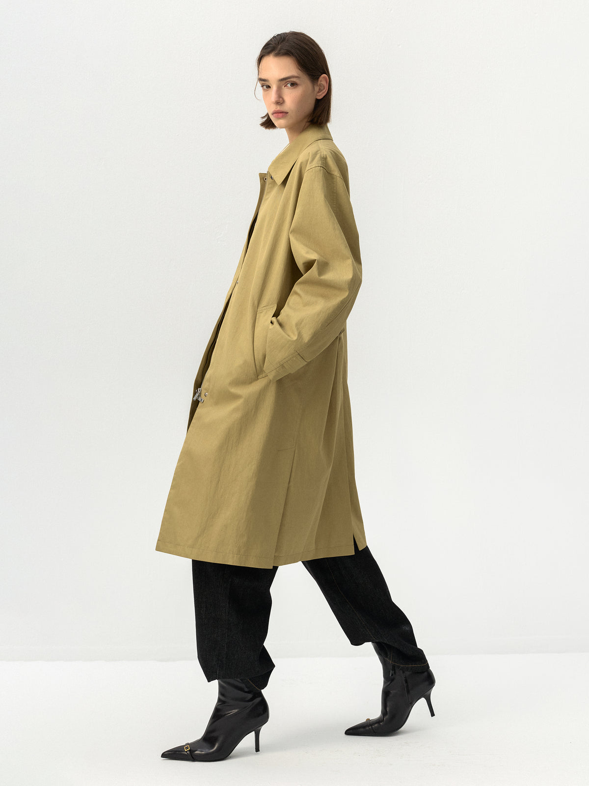 CUBIC Relaxed Point Collar Trench Coat-2