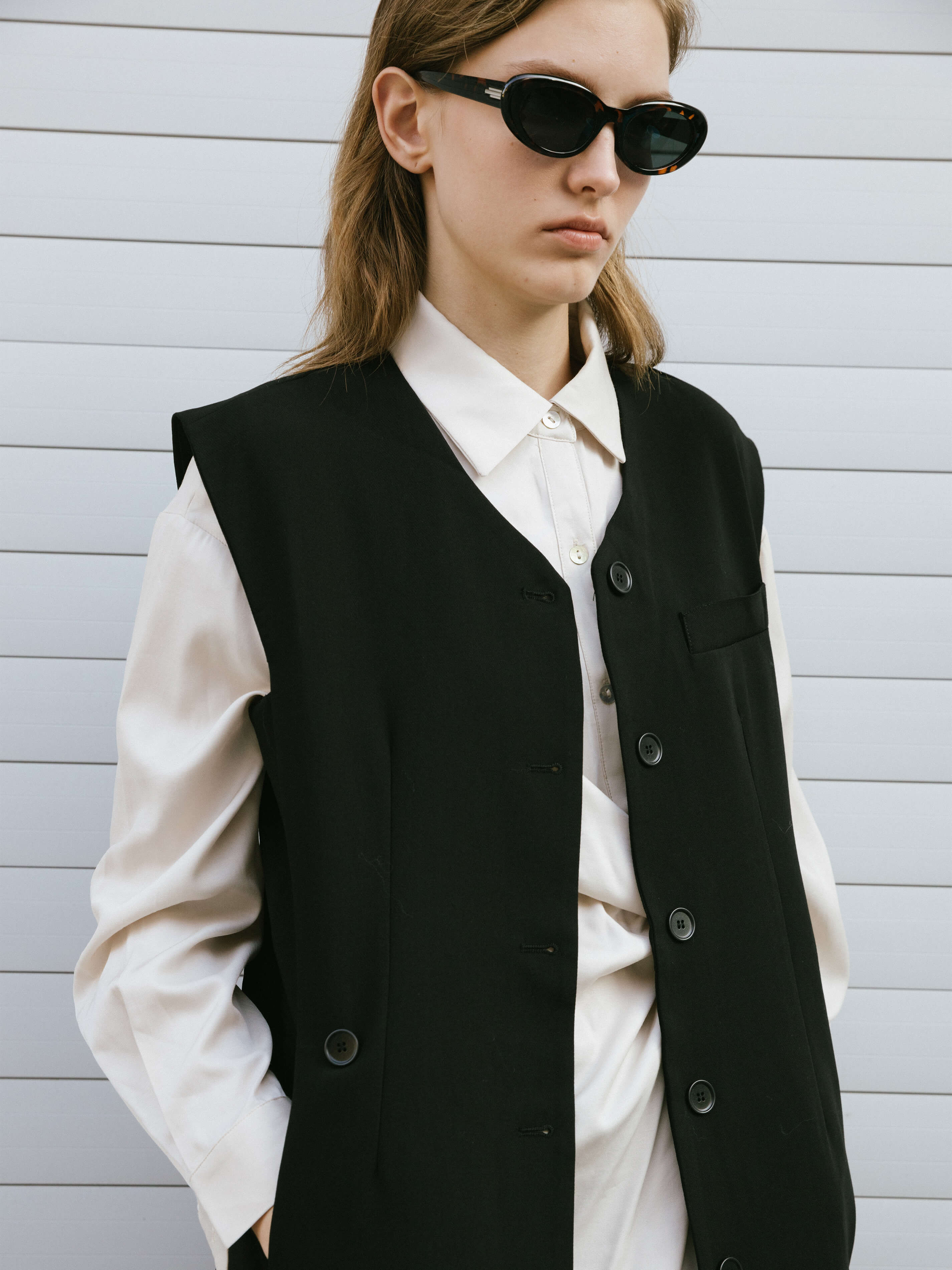 V-neck Long Tailored Vest-4