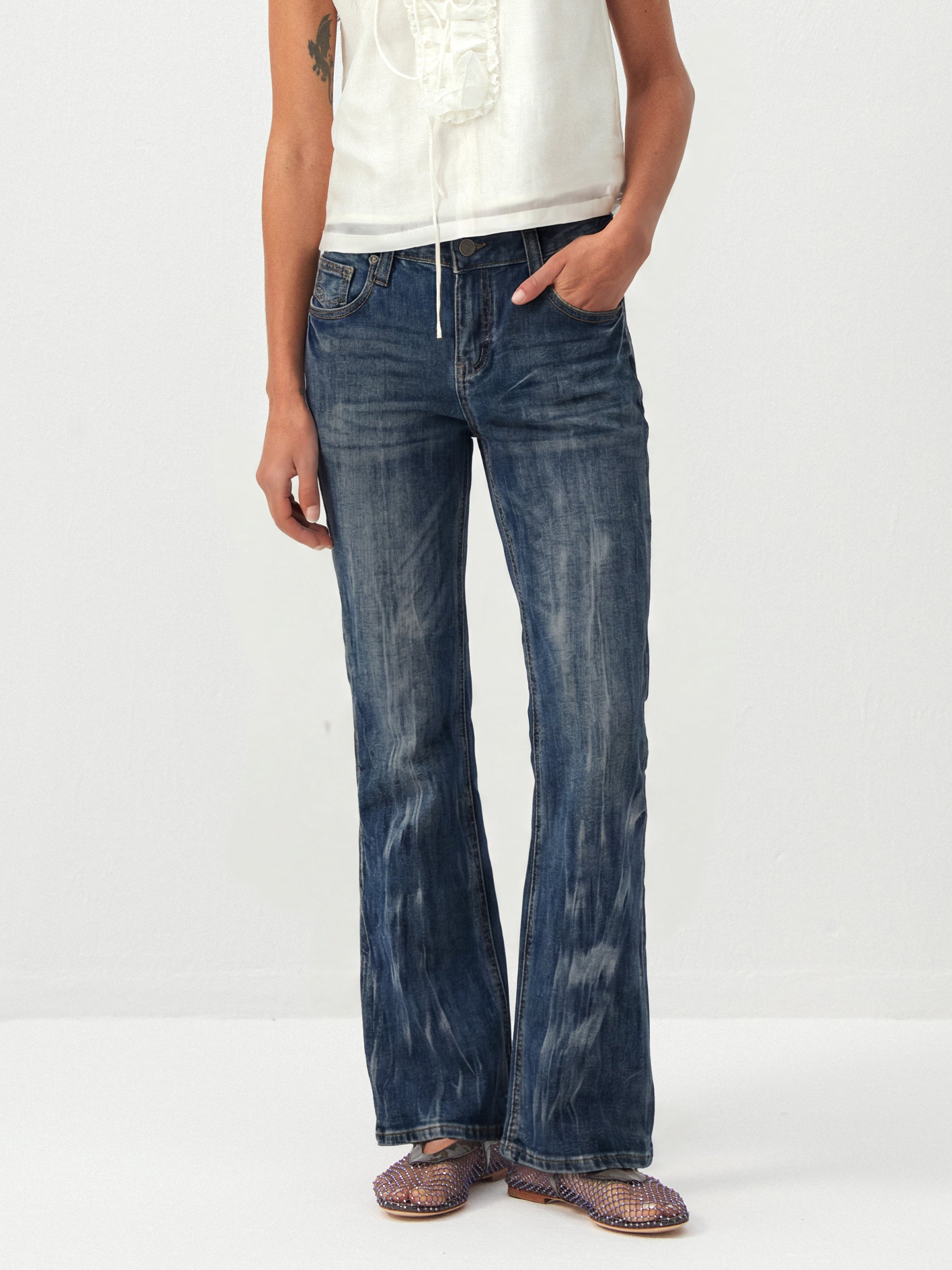 CUBIC  Low-Rise Flare Jeans-3