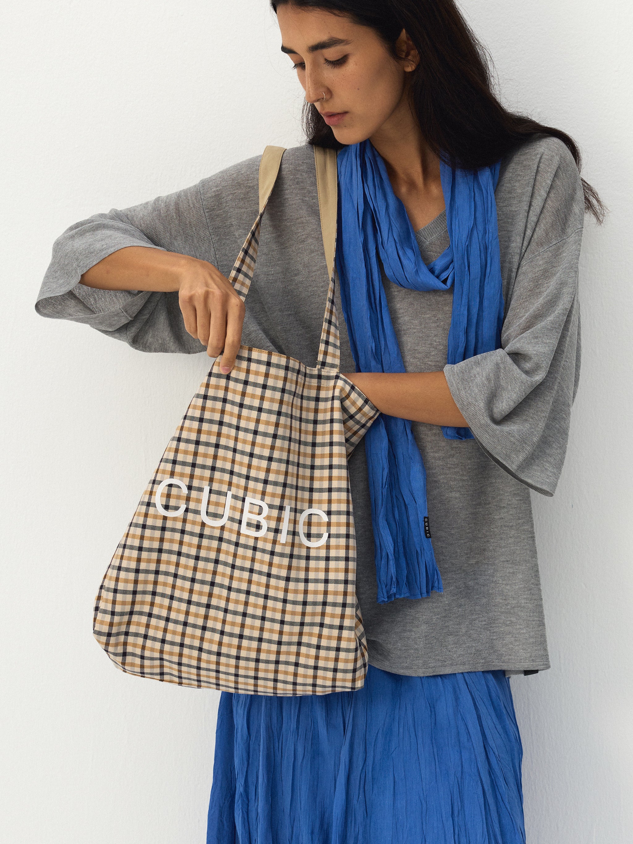 CUBIC Checked Logo Tote Bag-2