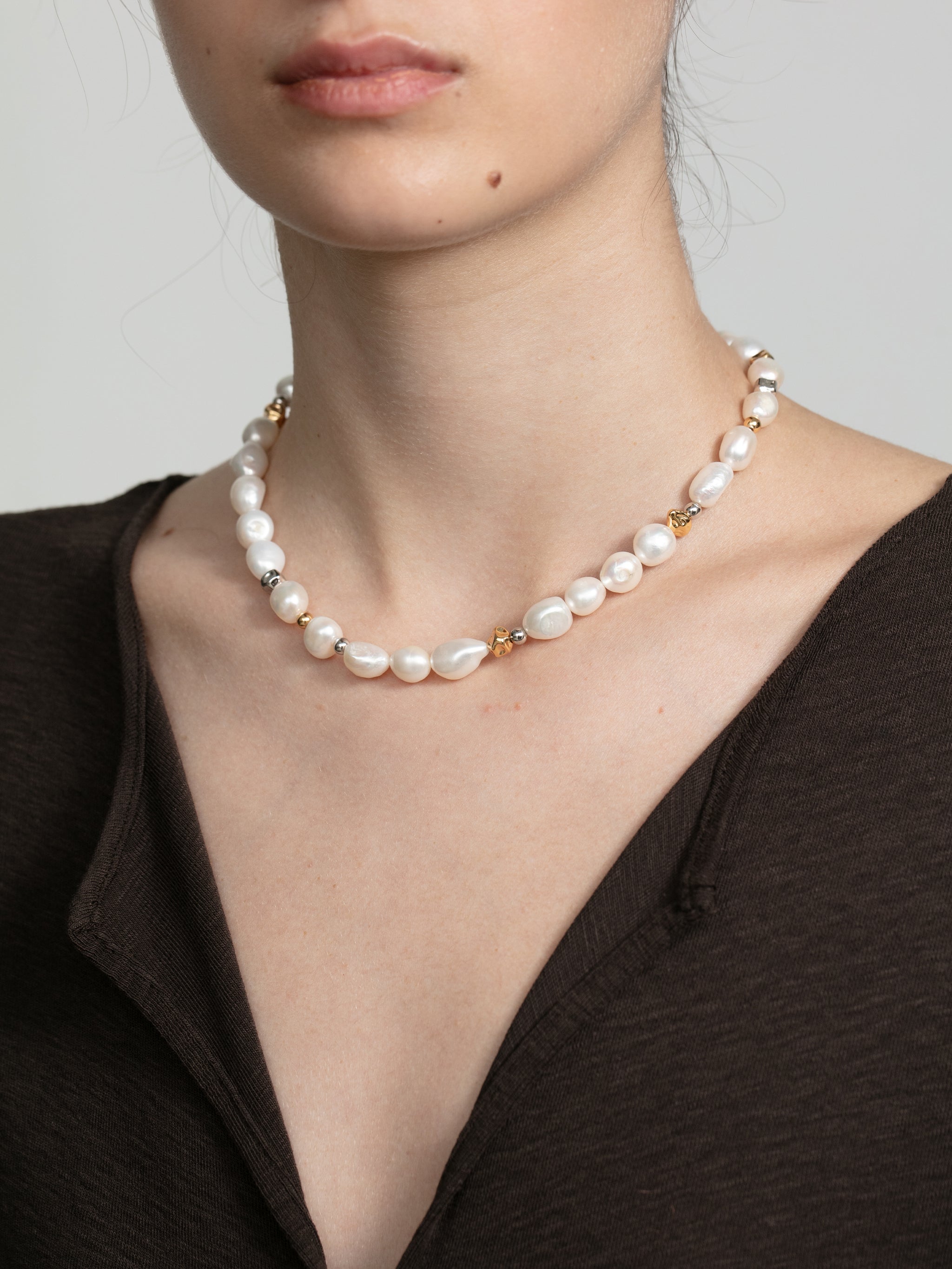Adjustable and Shaped Pearl Necklace-2