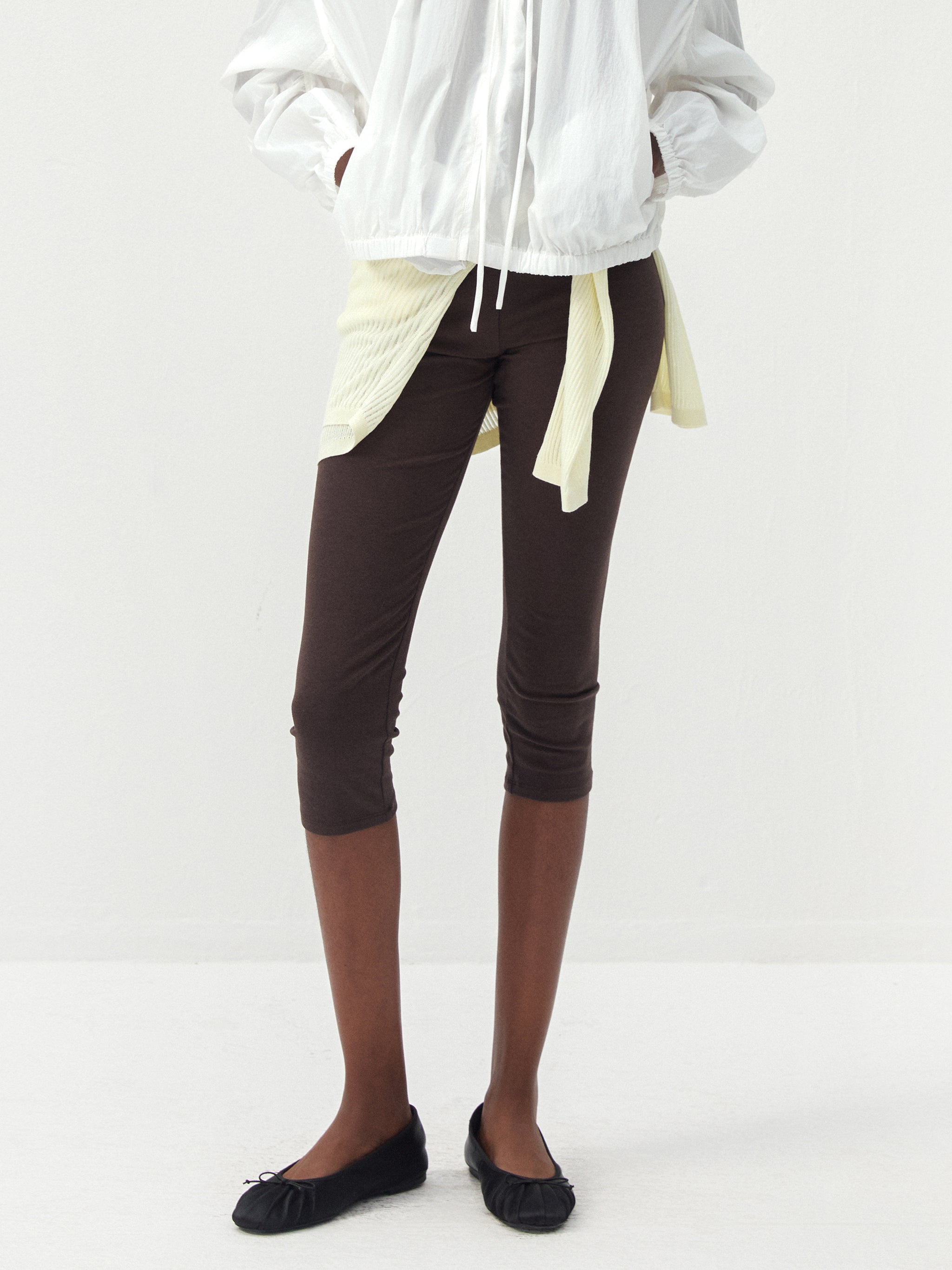 CUBIC Fold-Over Waist Capri Leggings-3