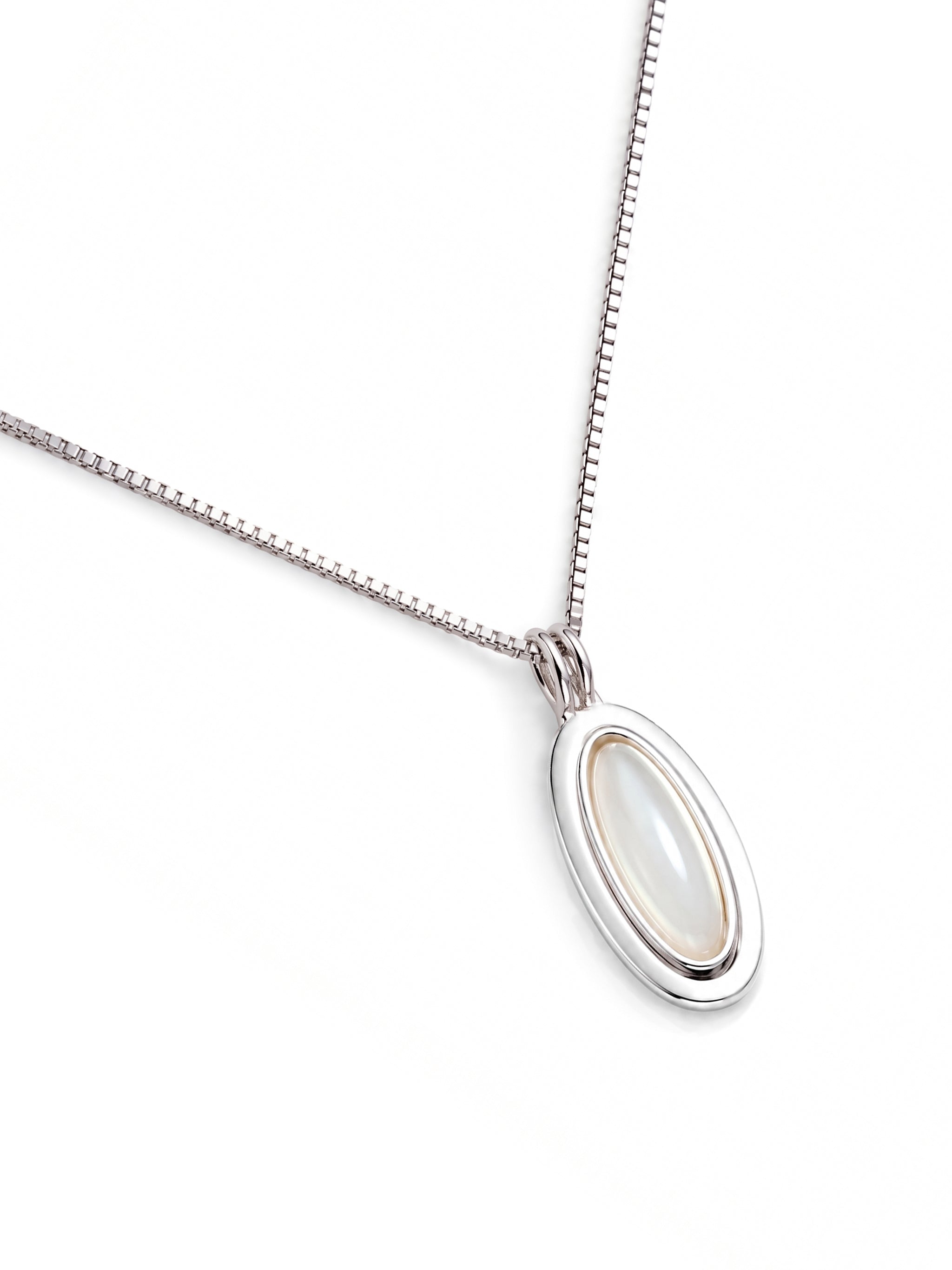 Oval Shell Silver Necklace-1
