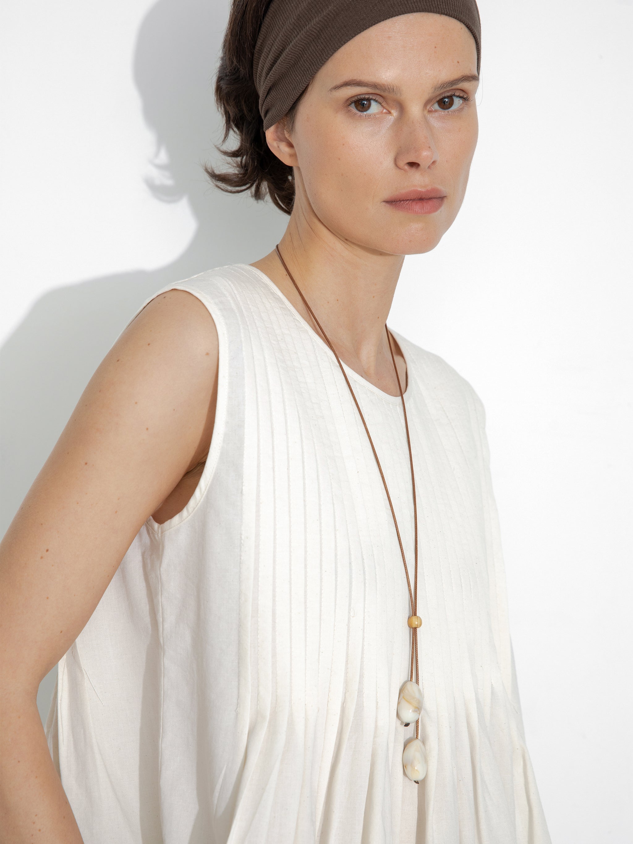 Pleated Sleeveless Blouse with Necklace-2