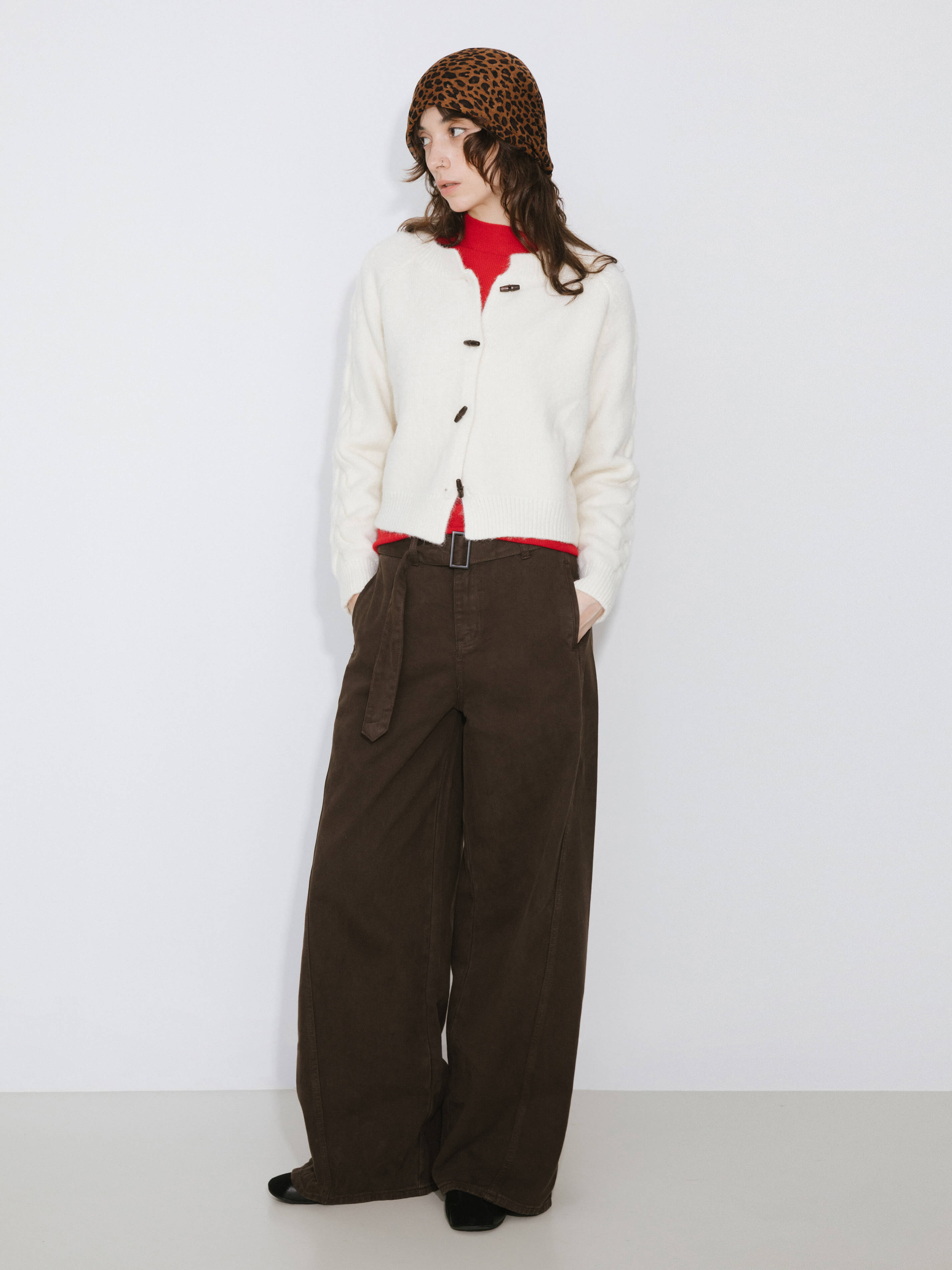 Crew Neck Short Knit Cardigan-4