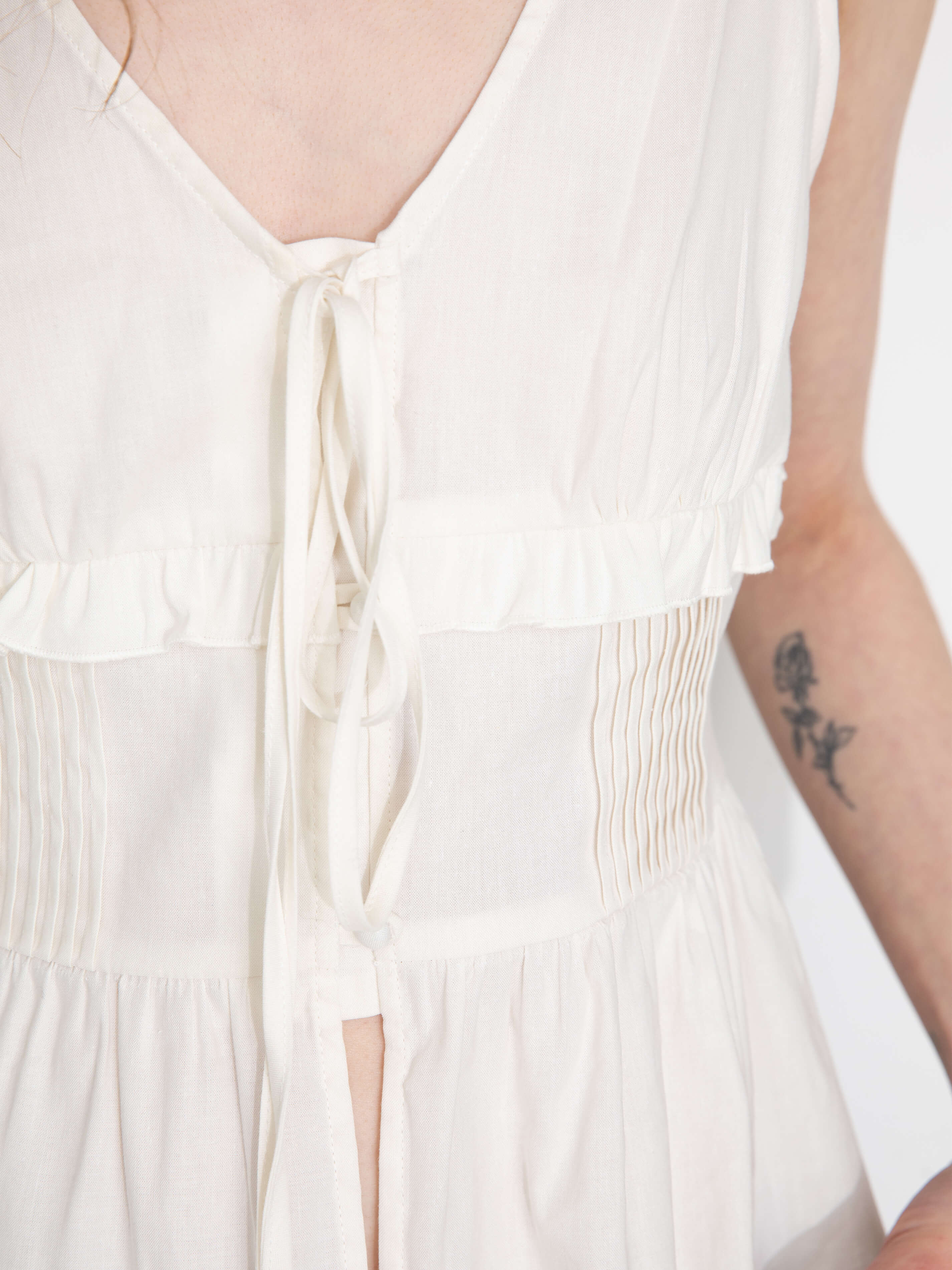 V-Neck Ruffle Trim Tie-Front Sleeveless Top-3