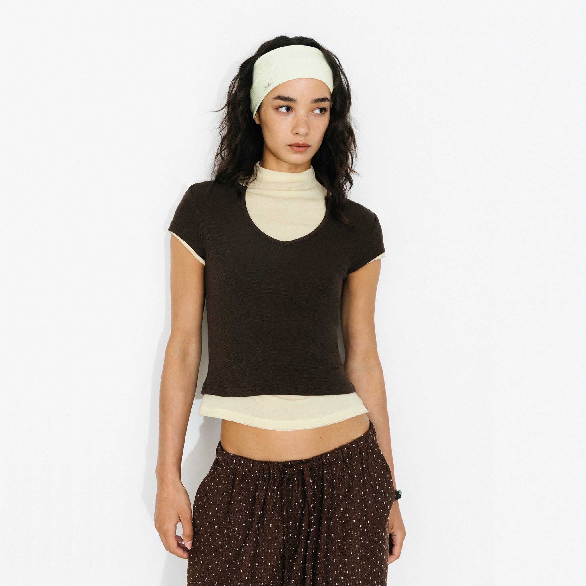 C by CUBIC Cropped Slim-Fit Sweetheart Neck T-Shirt-3