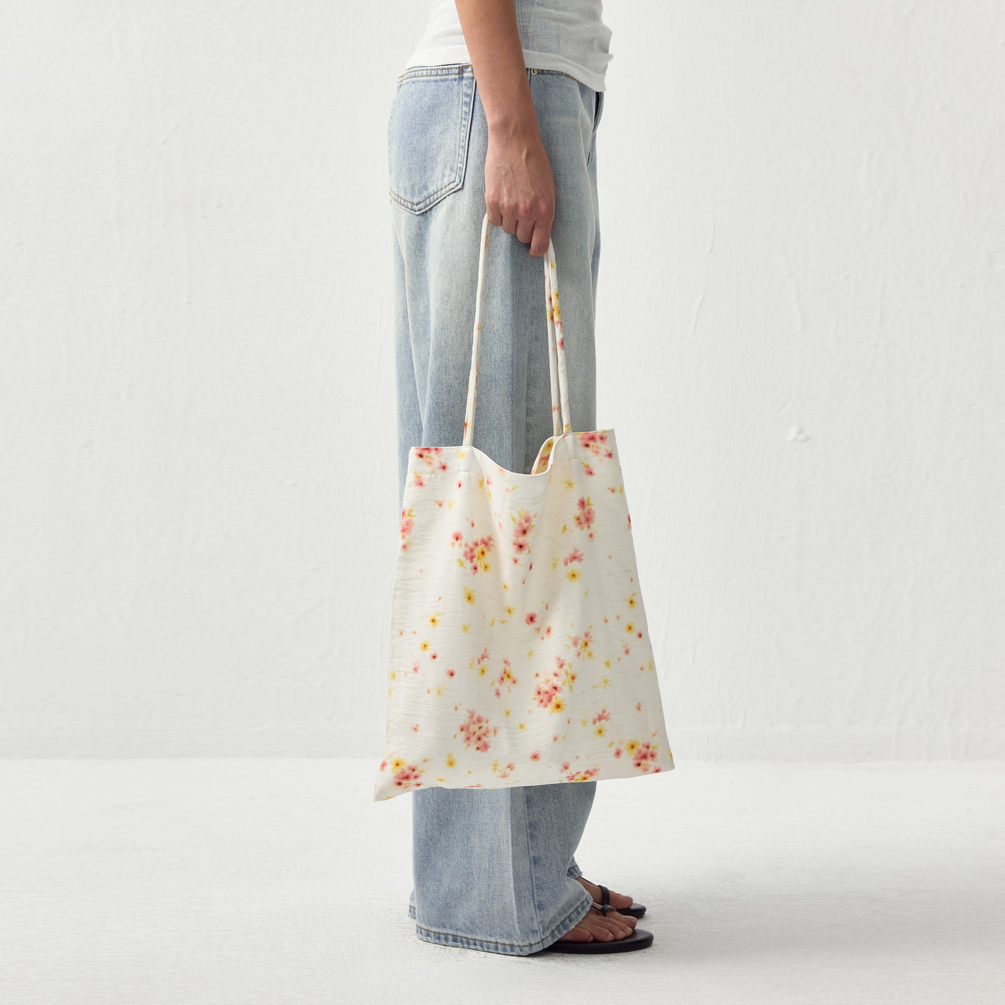 CUBIC Floral Print Shoulder Bag-3