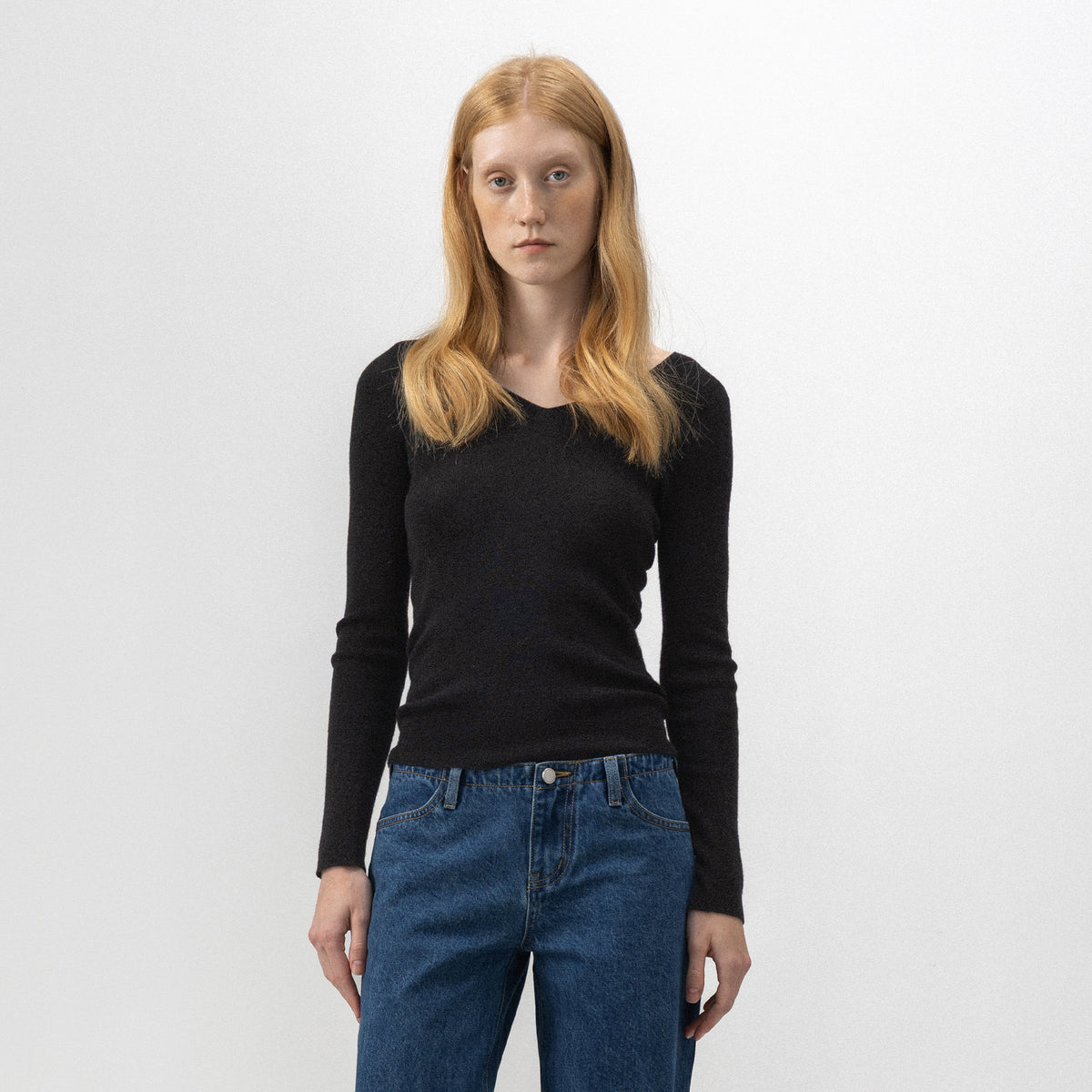 CUBIC Seamless Wool V-Neck Knit Top-3