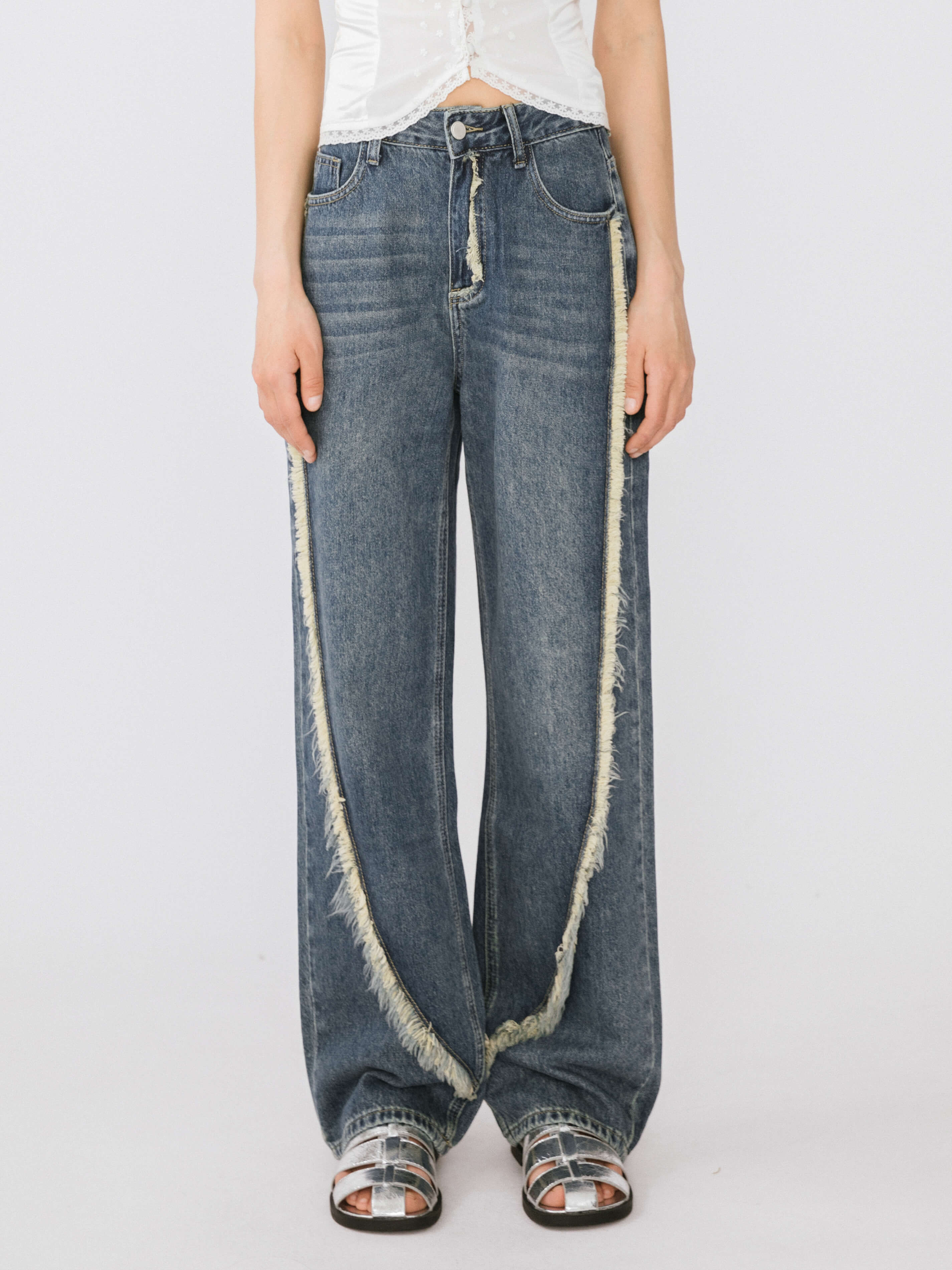 Straight Leg Distressed Detailed Jeans-3