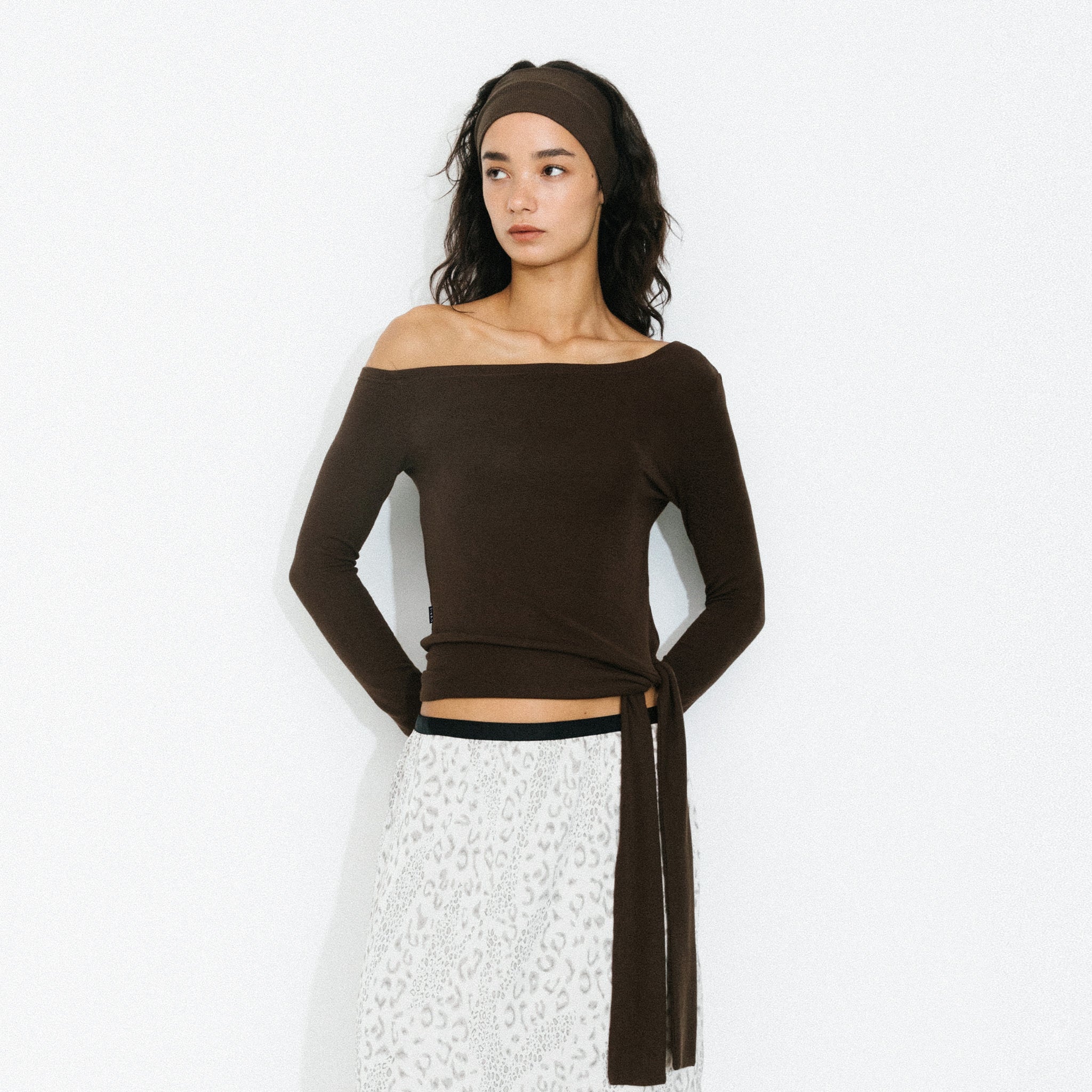 C by CUBIC One-Shoulder Slim-Fit Long-Sleeve Top-3