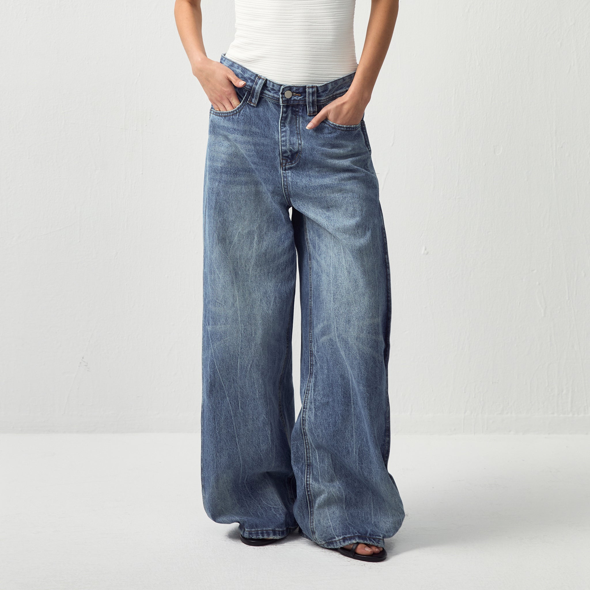 CUBIC Vintage Deconstructed Wide-Leg Jeans-3