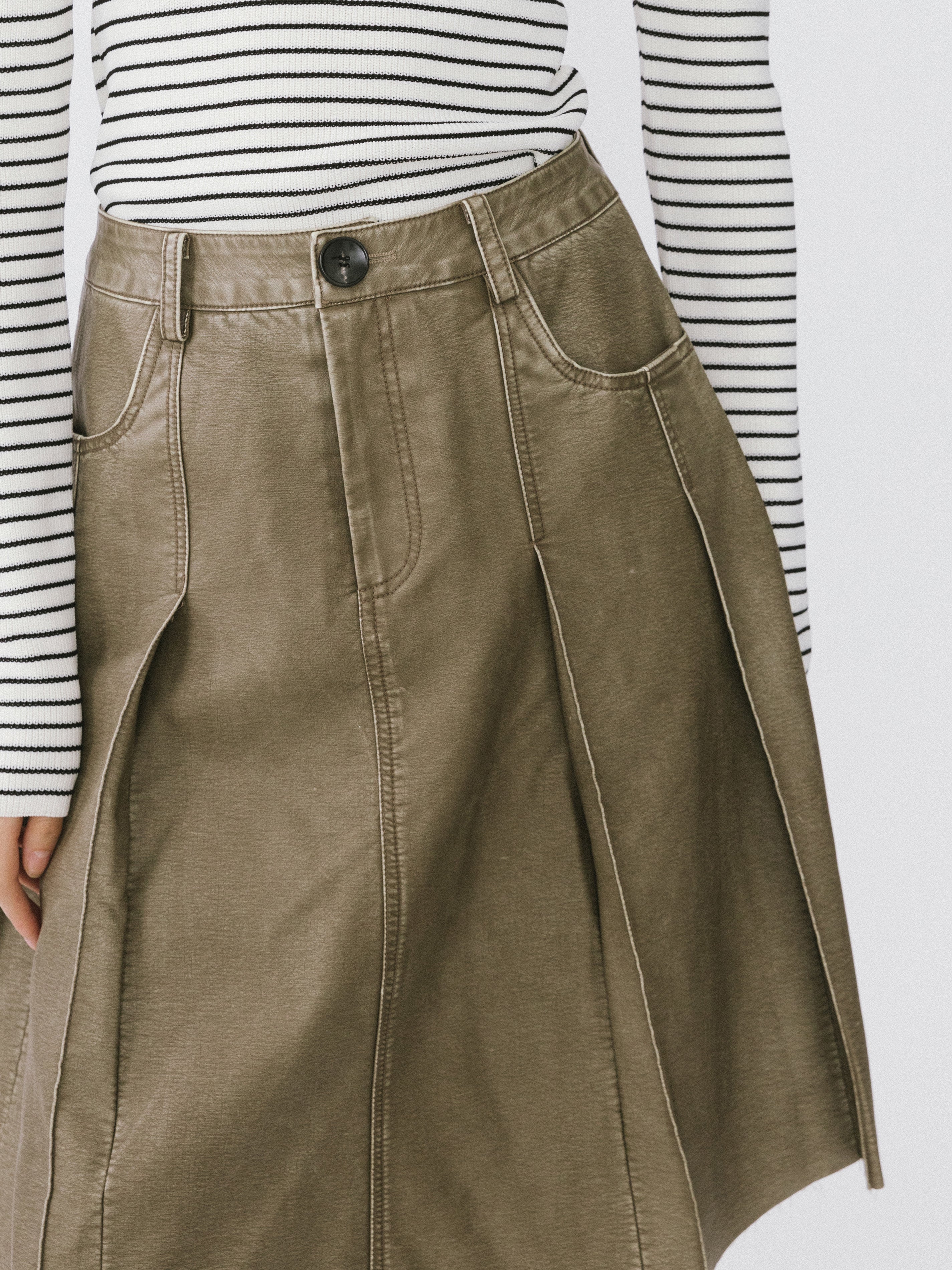 Raw Edge Pleated A-line Skirt-4
