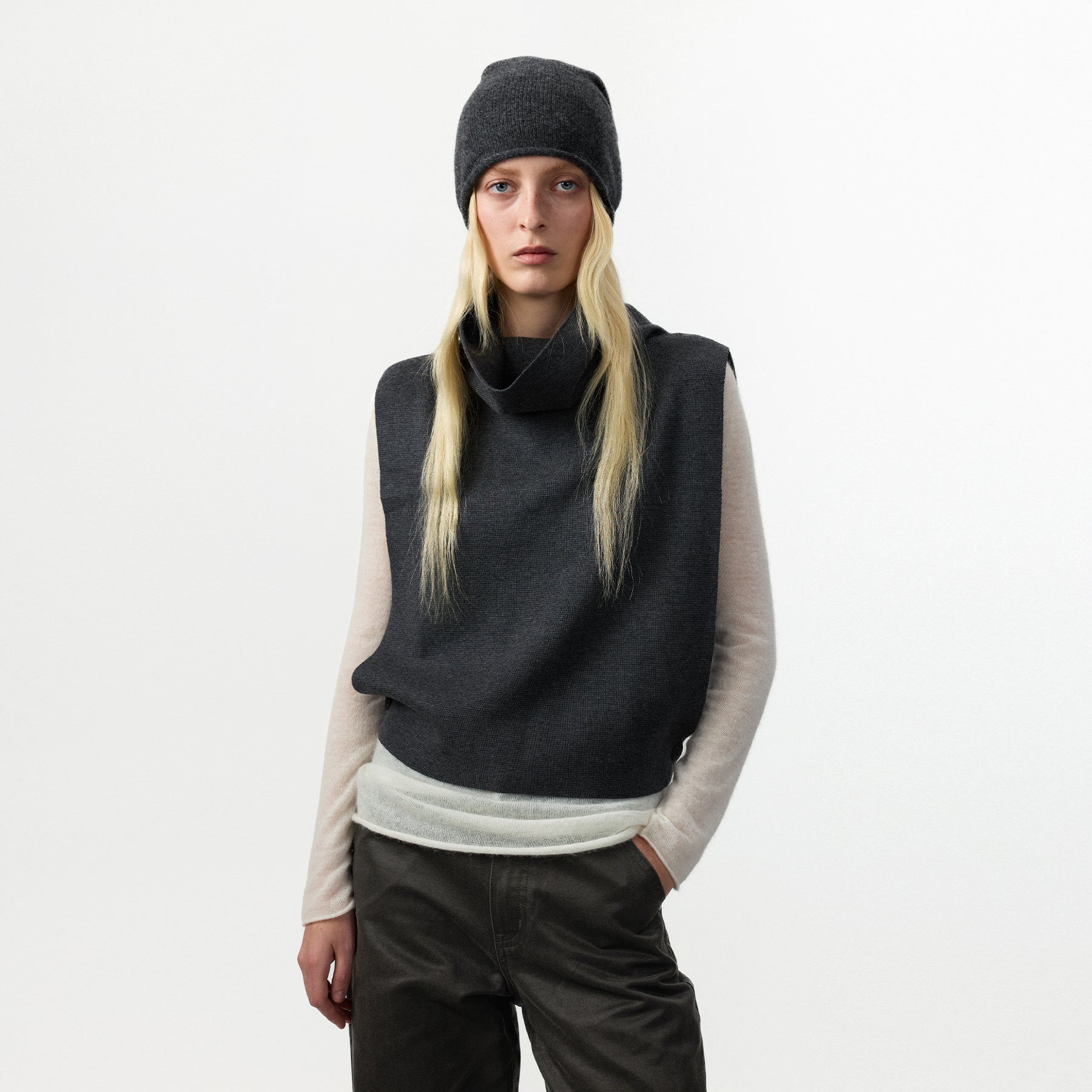 CUBIC Relaxed Sleeveless Knit Vest-3