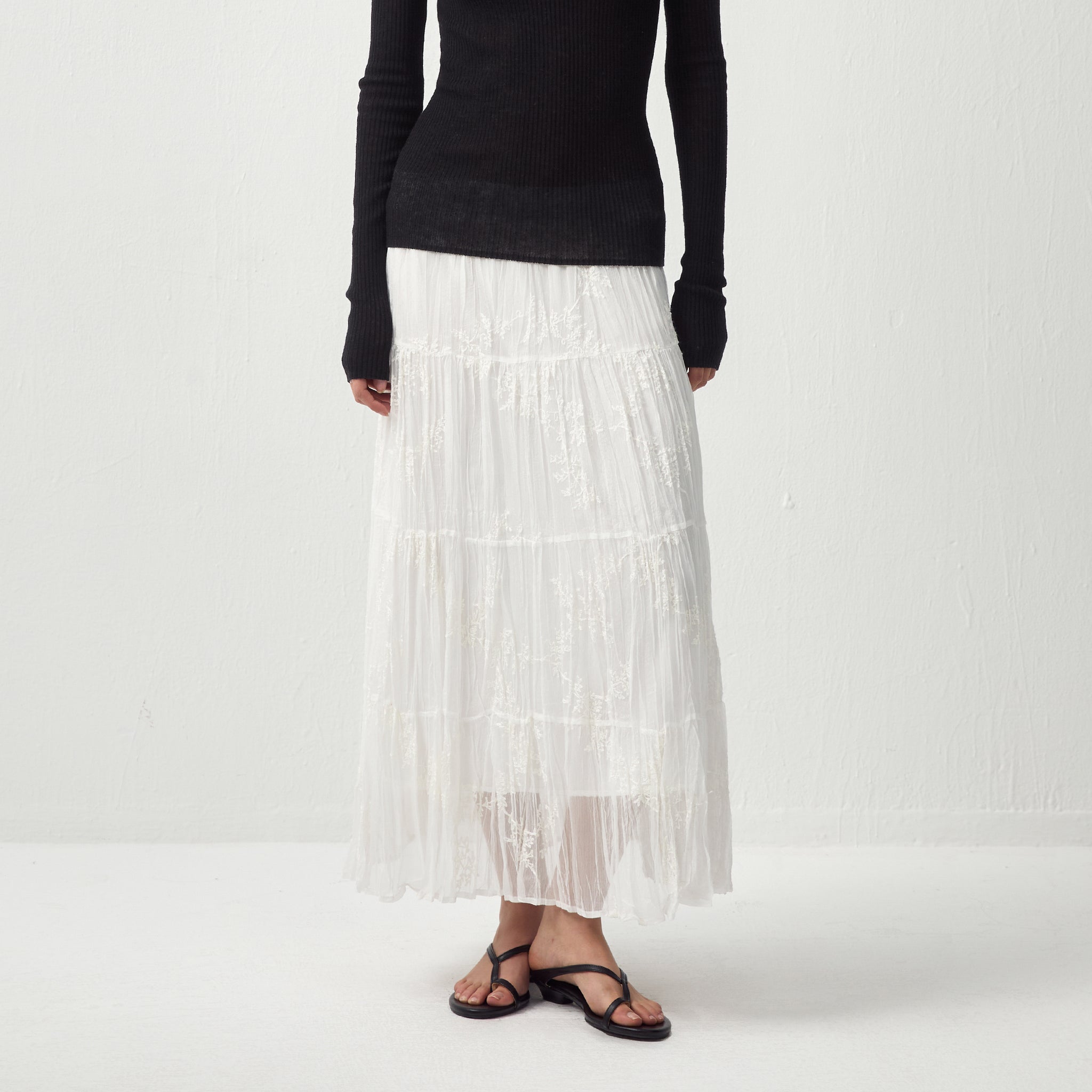 CUBIC Textured A-Line Embroidered Skirt(Pre order: 7 days)-3